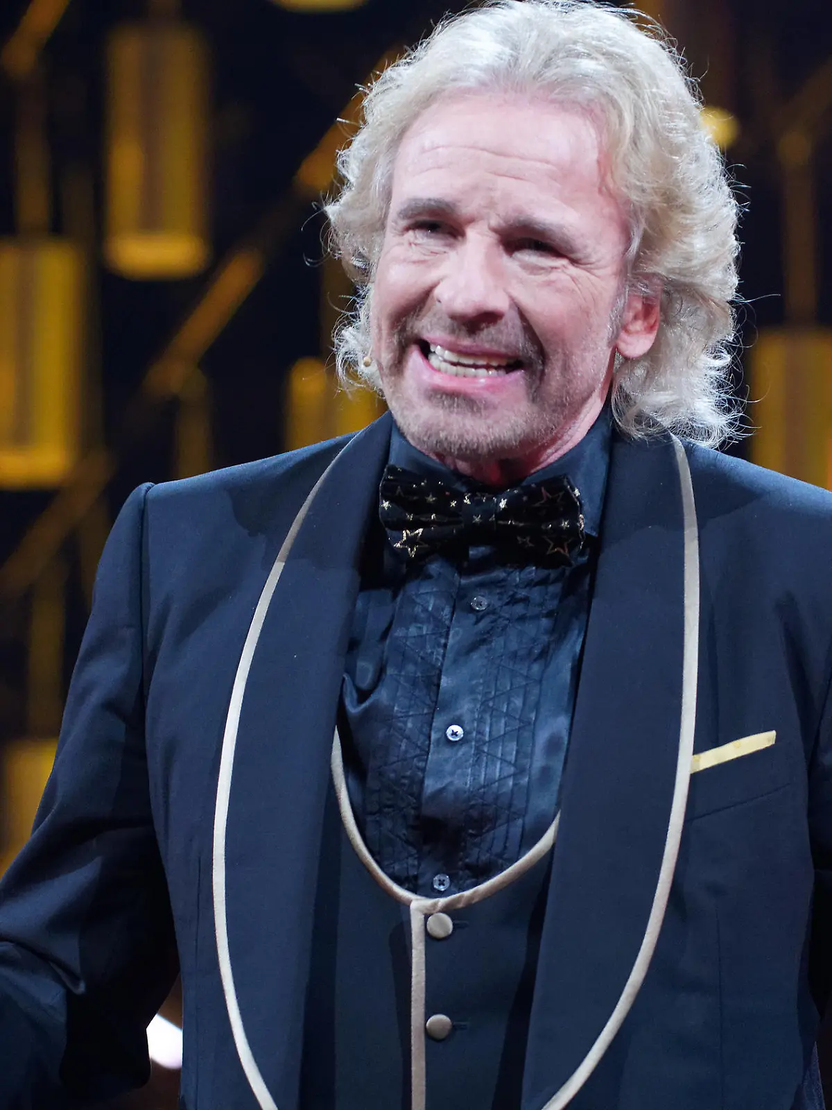 ARCHIV - 03.10.2019, Nordrhein-Westfalen, Köln: Moderator Thomas Gottschalk spricht während der Verleihung des «Deutschen Comedypreises 2019». (zu dpa «Thomas Gottschalk moderiert zwei ARD-Showformate») Foto: Henning Kaiser/dpa +++ dpa-Bildfunk +++