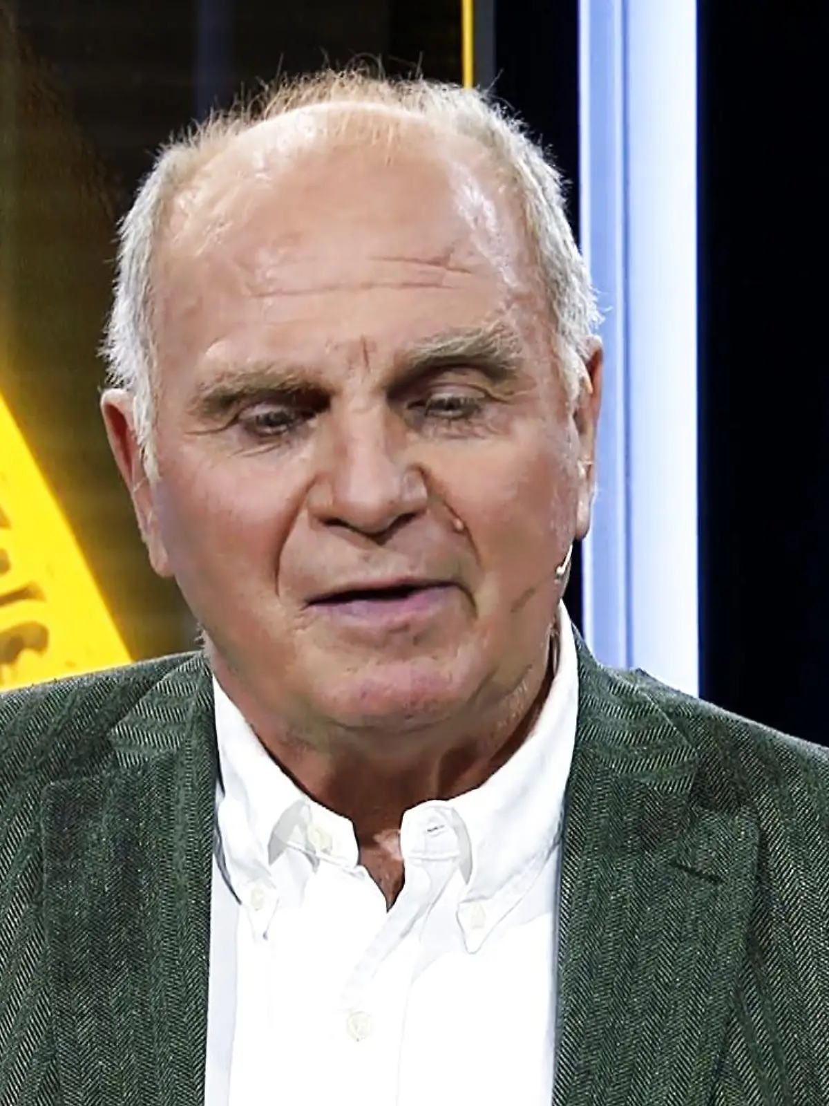 Bild zu: "Flammender Corona-Appell von Hoeneß"
