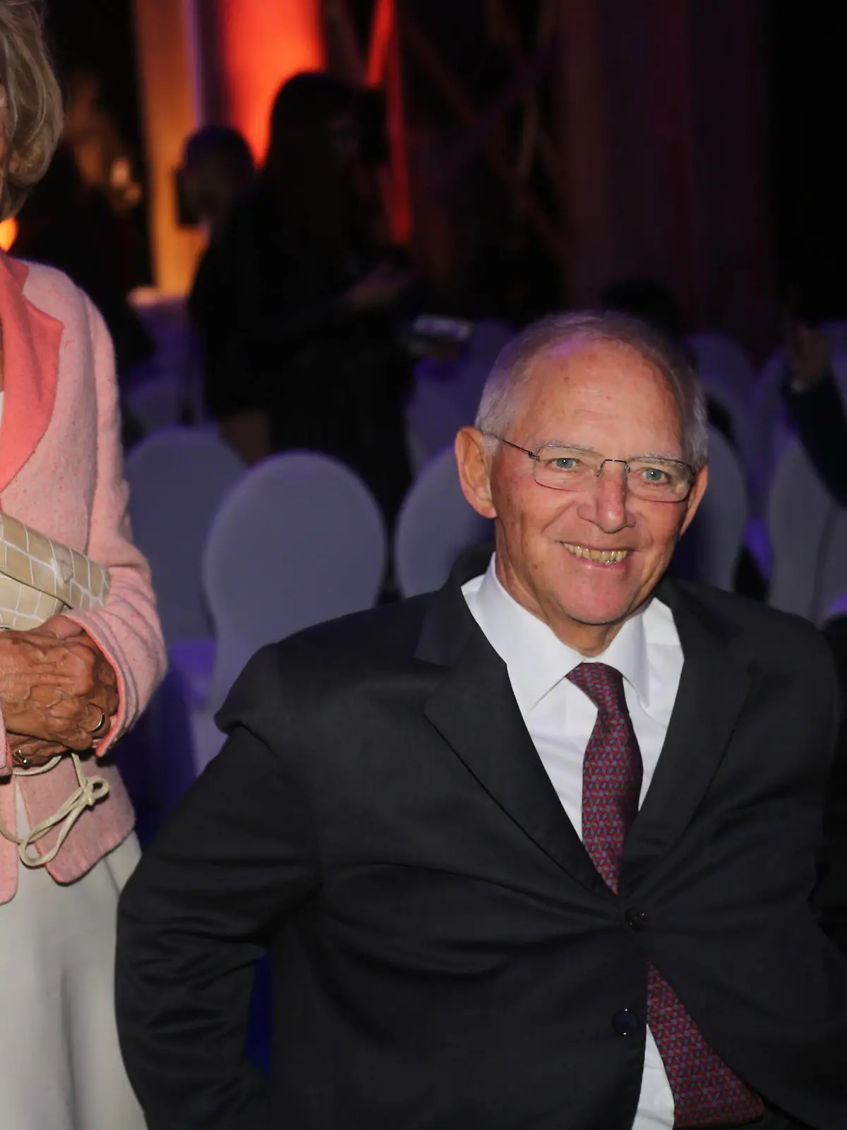 Bundestagspräsident Dr. Wolfgang Schäuble und seine Frau Ingeborg anlässlich der Preisverleihung des M100 Media Award in der Orangerie des Schloß Sanssouci in Potsdam snapshot-photography/N.Hochstein  Bundestag President Dr Wolfgang Schäuble and his wife Ingeborg on the occasion of the M100 Media Award ceremony at the Orangery of Sanssouci Castle in Potsdam snapshot photography N Hochstein 