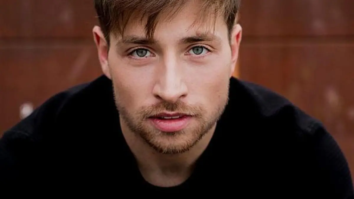 awz Dominik Flade