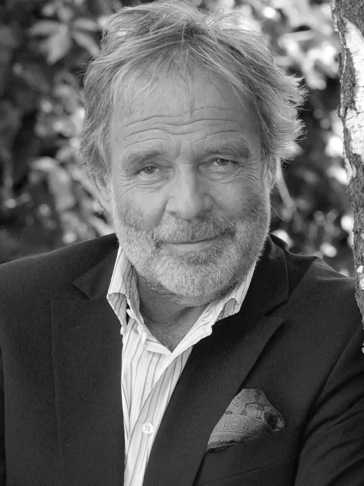 ARCHIV - 09.06.2008, Nordrhein-Westfalen, Düsseldorf: Der Schauspieler Thomas Fritsch nach der ZDF-Sendung "Volle Kanne Service täglich". Der Schauspieler Thomas Fritsch ist tot. Er wurde 77 Jahre alt, am 21.04.2021 sei er «friedlich entschlafen», erfuhr die Deutsche Presse-Agentur aus dem näheren Umfeld. Foto: Horst Ossinger/dpa +++ dpa-Bildfunk +++