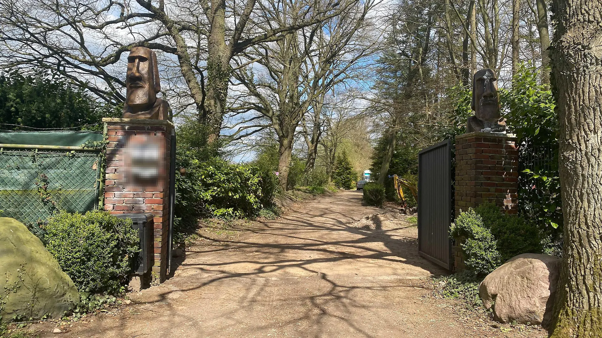 Auf diesem Grundstück in Hasloh steht das Häuschen, in dem das Unglück geschah.