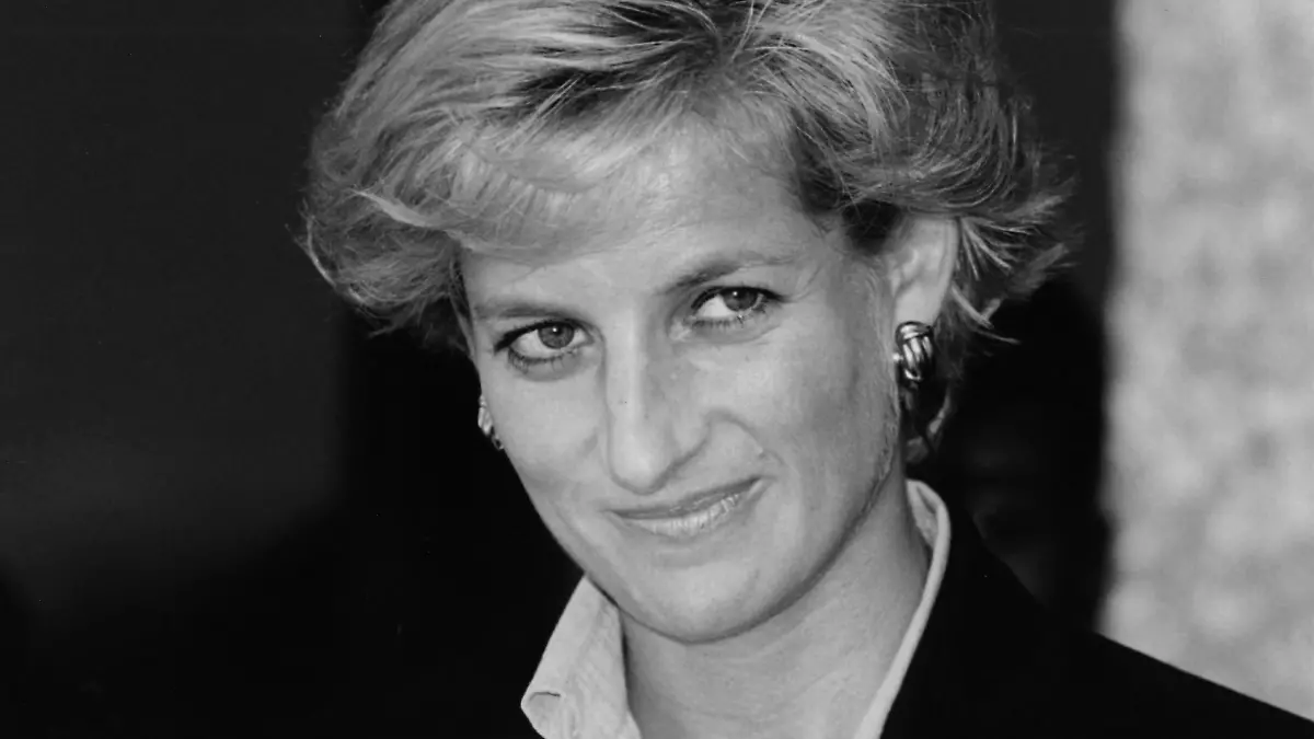 Prinzessin Diana, die geschiedene Frau des britischen Thronfolgers, Prinz Charles, am 16.1.1997 in Luanda/Angola.