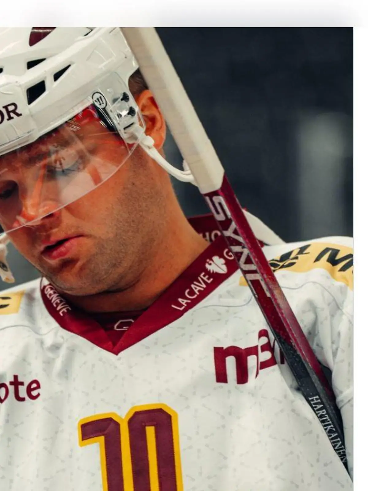 Eishockey-Spieler Teemu Hartikainen von Kufa an Kopf getroffen