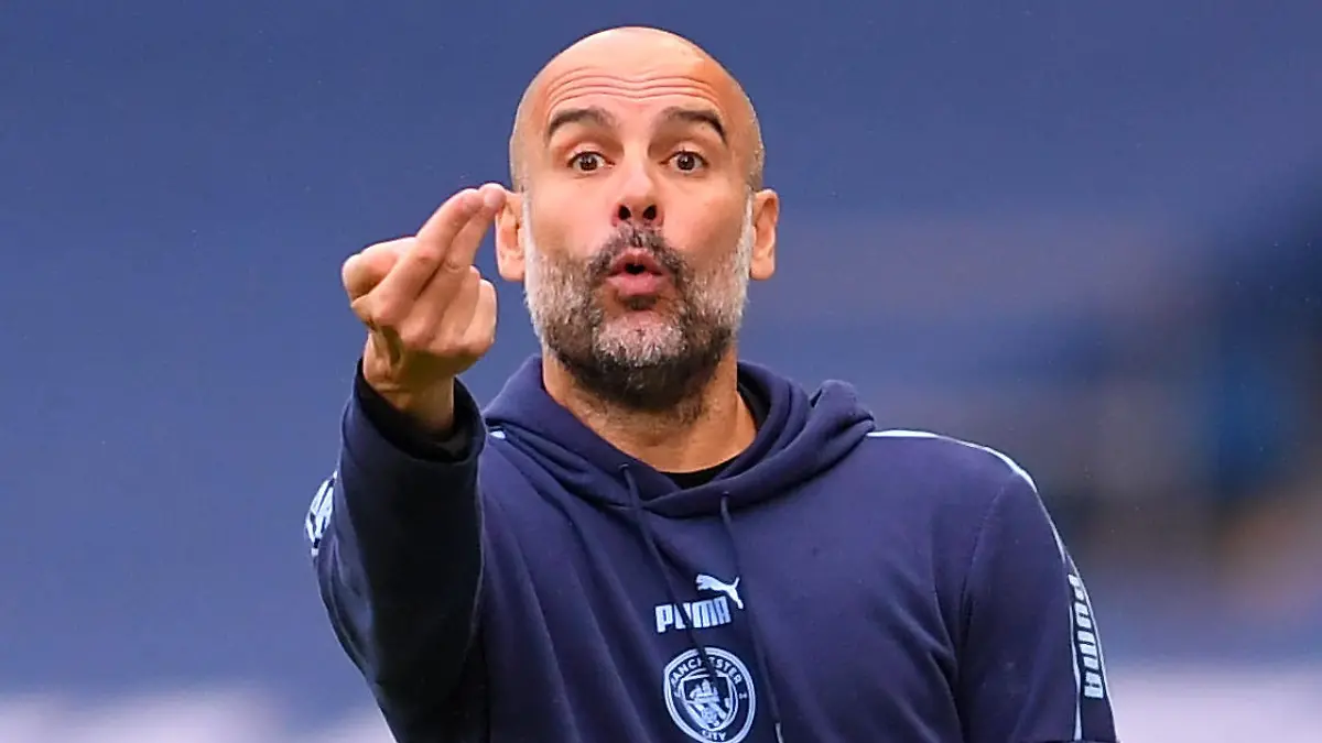 ARCHIV - 15.07.2020, Großbritannien, Manchester: Fußball: Premier League, England, 36. Spieltag, Manchester City - AFC Bournemouth im Etihad Stadion. Manchesters Trainer Pep Guardiola gestikuliert an der Seitenlinie. (zu dpa «Guardiola rätselt über Zidanes Taktik - Juve gegen Lyon unter Druck» am 07.08.2020) Foto: Laurence Griffiths/Nmc Pool W/PA Wire/dpa +++ dpa-Bildfunk +++