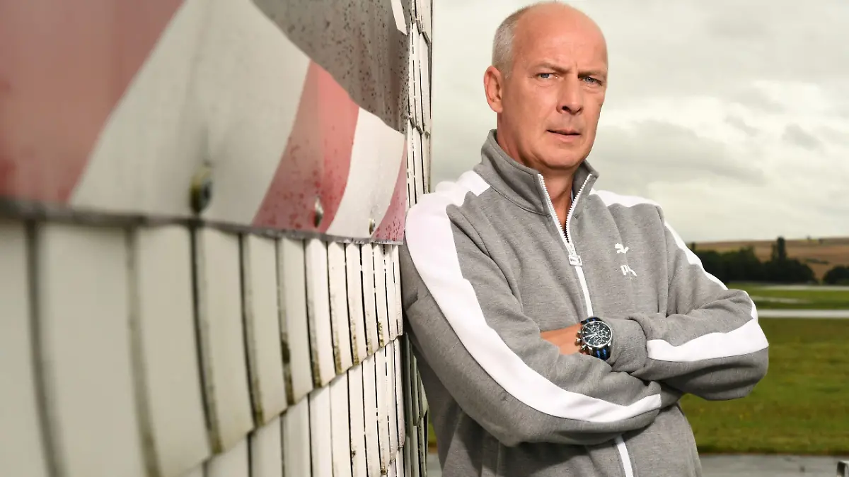 In dieser Folge wird Fußballlegende Mario Basler als prominenter Gastkandidat um die "Autoquartett"-Krone kämpfen.