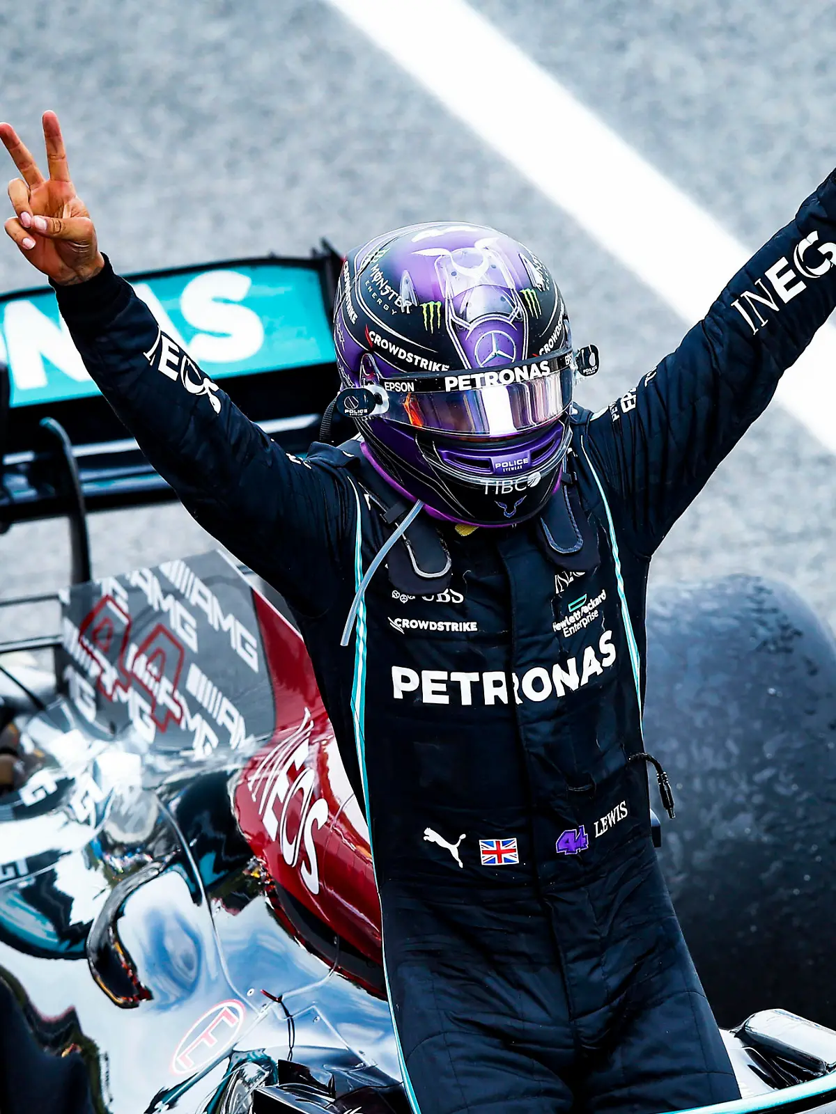 HAMILTON Lewis gbr, Mercedes AMG F1 GP W12 E Performance celebrates his win during the Formula 1 Aramco Gran Premio De Espana 2021 from May 07 to 10, 2021 on the Circuit de Barcelona-Catalunya, in Montmelo, near Barcelona, Spain FORMULE 1 : Grand prix d Espagne - Barcelone - 09/05/2021 DPPI/Panoramic PUBLICATIONxNOTxINxFRAxITAxBEL 
