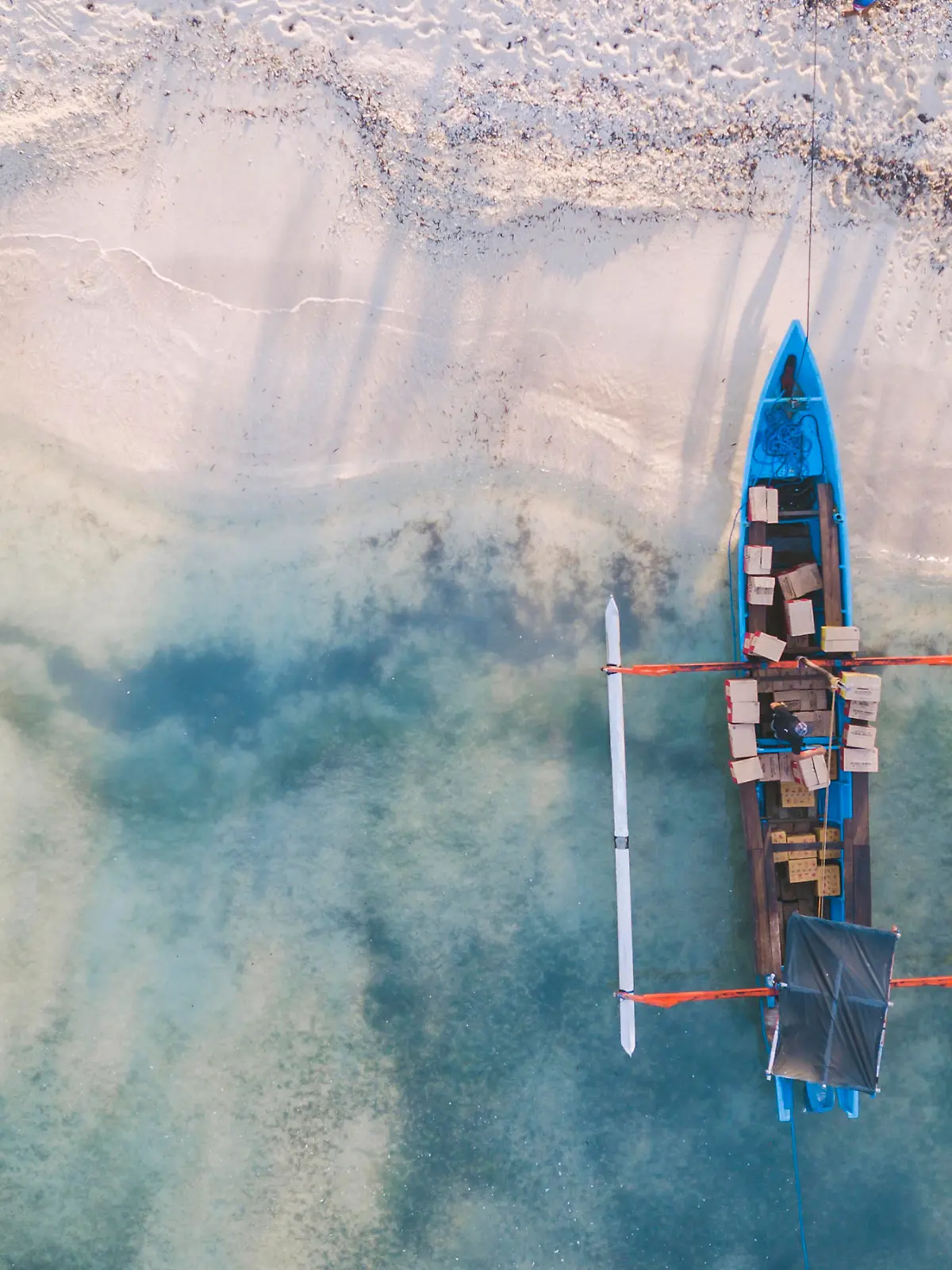 Drone shot of boxes in outrigger at Gili-Air Island, Bali, Indonesia PUBLICATIONxINxGERxSUIxAUTxHUNxONLY KNTF03446