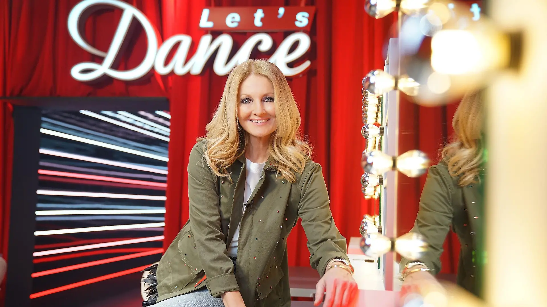 Live vom Show-Parkett: Zur Jubiläumsausgabe von Deutschlands Tanzshow Nummer 1 präsentiert Frauke Ludowig live und direkt im Anschluss von "Let's Dance" spannende Details zu den Liveshows. 