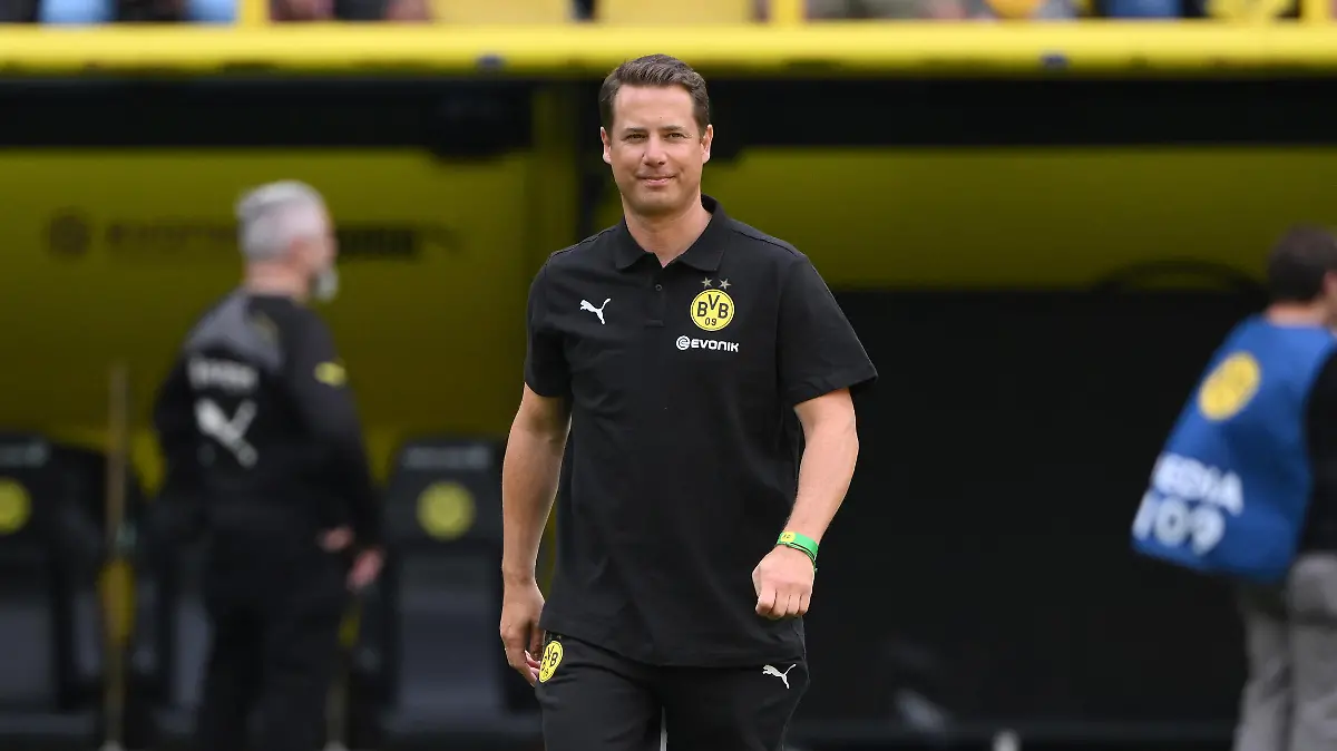 BVB Nachwuchskoordinator Lars Ricken 31.07.2022, Fussball GER, Borussia Dortmund Saisoneröffnung 2022/2023 mit Vorstellung des Profi Kaders und Legendenspiel Foto: Maik Hölter/TEAM2sportphoto Dortmund Signal Iduna Park Nordrhein Westfalen Deutschland *** BVB youth coordinator Lars Ricken 31 07 2022, football GER, Borussia Dortmund season opening 2022 2023 with presentation of the professional squad and legends game photo Maik Hölter TEAM2sportphoto Dortmund Signal Iduna Park Nordrhein Westfalen Germany Team2