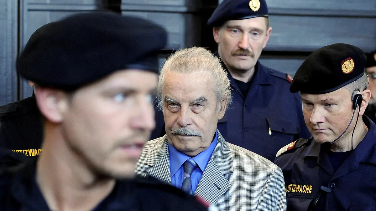 FILE PHOTO: Defendant Josef Fritzl is pictured during proceedings on the last day the last day of his trial at the court of law in Sankt Poelten in Austria's province of Lower Austria March 19, 2009.   REUTERS/POOL/Robert Jaeger  FOR EDITORIAL USE ONLY. NOT FOR SALE FOR MARKETING OR ADVERTISING CAMPAIGNS/File Photo