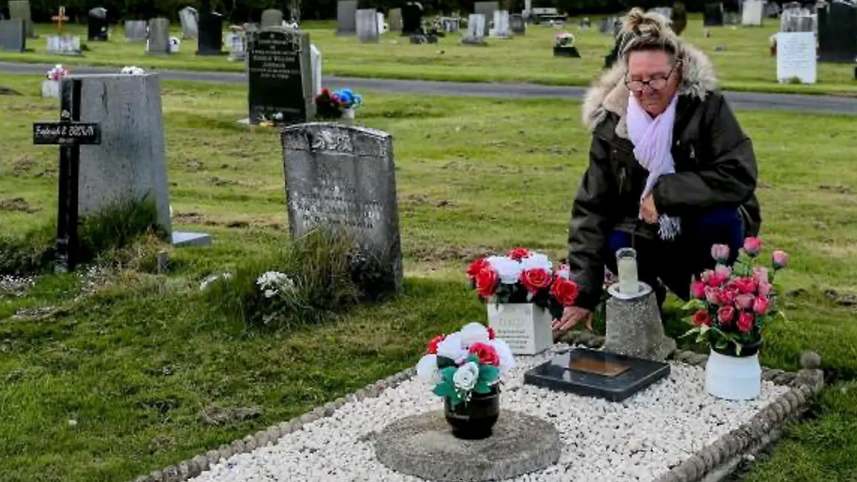 Dated: 21/09/2022
FAMILY LEFT DEVASTATED AFTER REALISING THEY HAD BEEN VISITING WRONG GRAVE FOR 43 YEARS
A heartbroken family have spoken of their shock after discovering they had been visiting the wrong grave for more than 43 years.
Sylvia Ross, 67, was stunned  to be told the grave she believed her dad John was buried in since 1979, was actually home to another coffin.
Sylvia, along with daughter Lynette, only realised the error after they spotted a Facebook post about a wrongly placed plaque which was being moved by the council.
The pair have now been left devastated after it was confirmed they'd been paying respects to the wrong grave at Witton Park Cemetery in Bishop Auckland, County Durham.