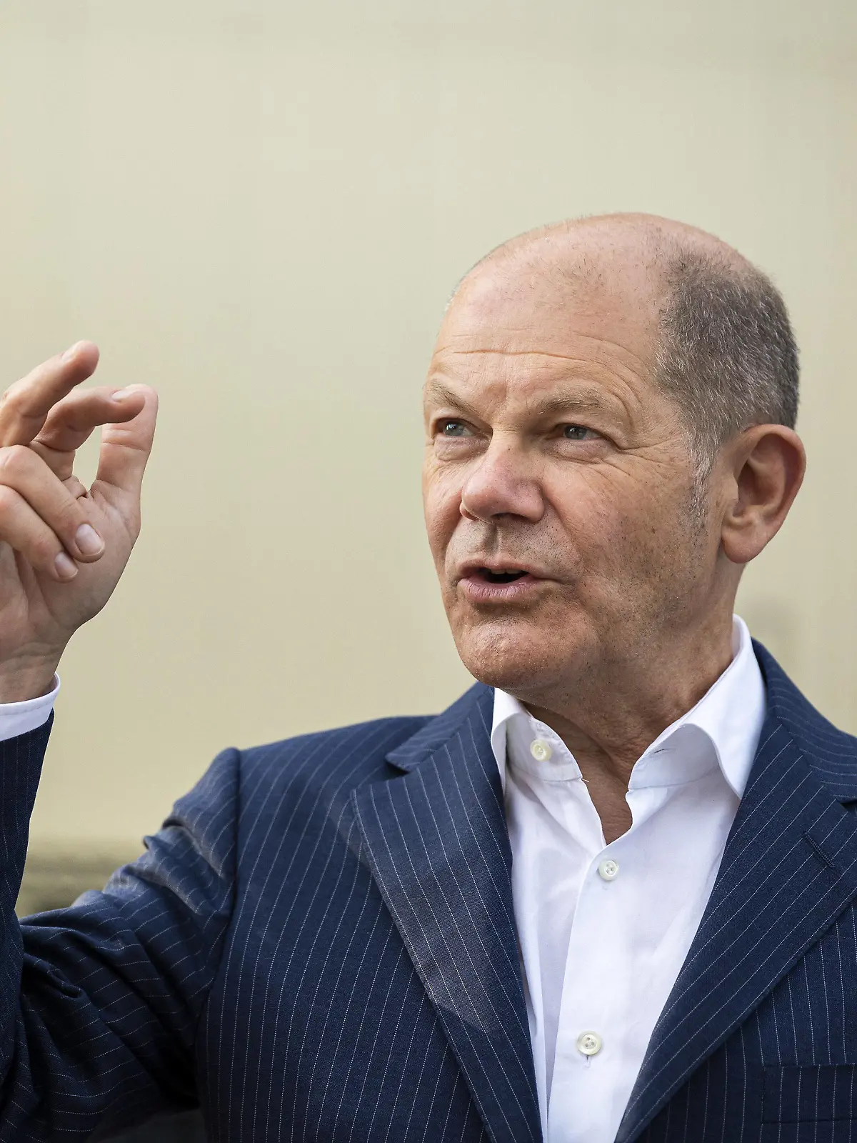 Bundesfinanzminister Olaf Scholz, SPD, fotografiert wößhrend eines Besuchs der Leuna Werke. Leuna Deutschland *** Federal Minister of Finance Olaf Scholz, SPD, photographed during a visit to Leuna Werke Leuna Germany Copyright: xThomasxKoehler/photothek.dex 