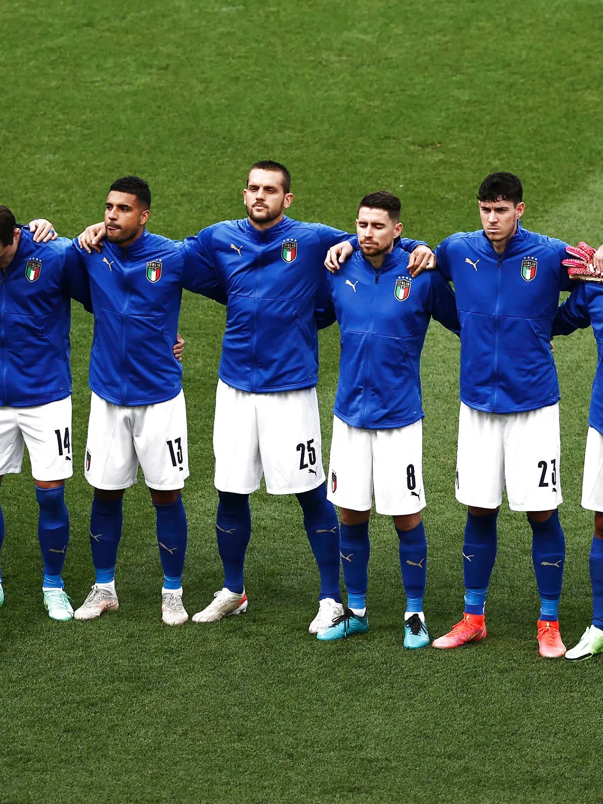 20.06.2021, Italien, Rom: Fußball: EM, Italien - Wales, Vorrunde, Gruppe A, 3. Spieltag, Stadio Olimpico di Roma: Team Italien stellt sich vor dem Spiel auf. Foto: Clive Rose/Getty Pool/dpa +++ dpa-Bildfunk +++