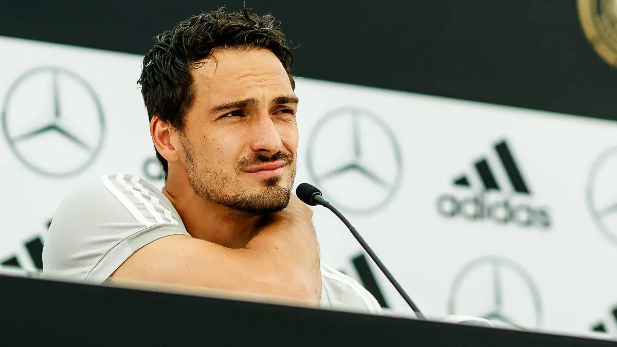 Mats Hummels spricht auf der DFB-PK