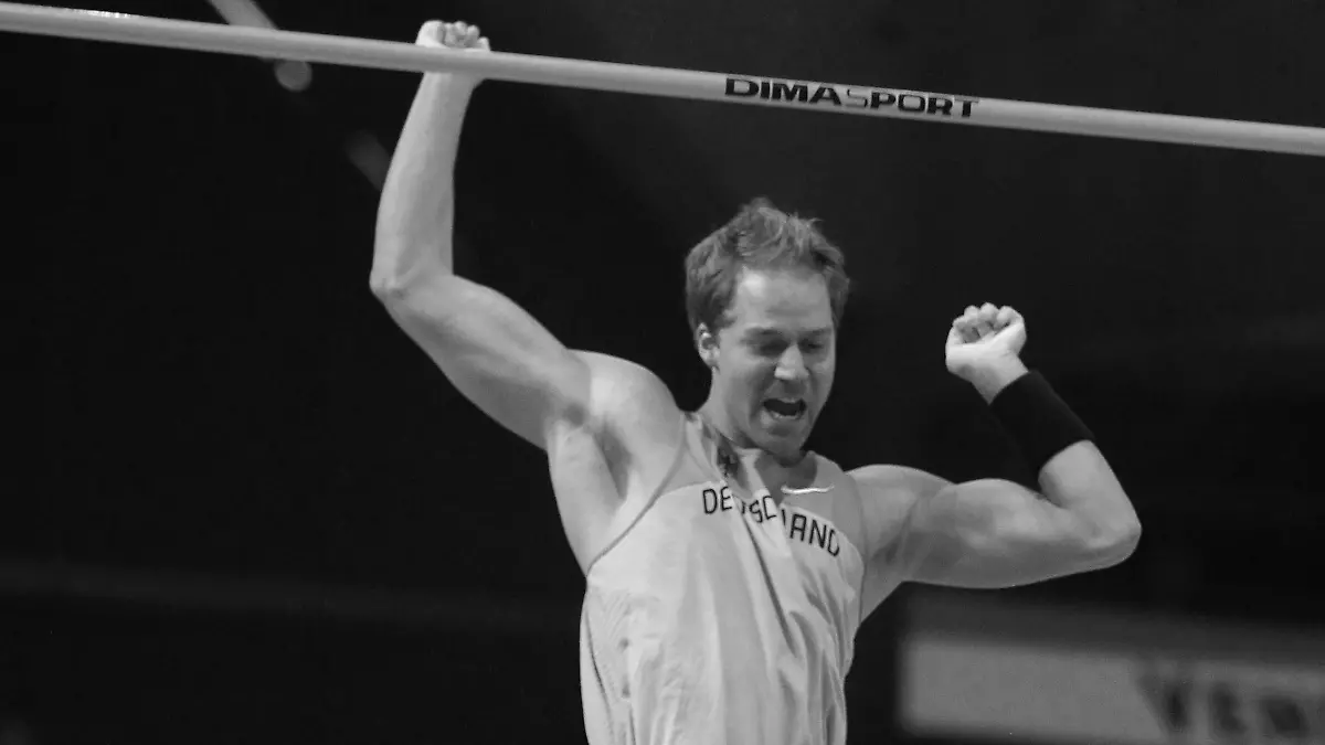 Leichtathletik , Hallen-EM in Paris, 31 European athletics indoor Championships, 04. - 06.03.2011, Palais Omnisports de Paris-Bercy, Fabian Schulze, Deutschland, Stabhochsprung, Foto: Gladys Chai von der Laage *** Local Caption ***