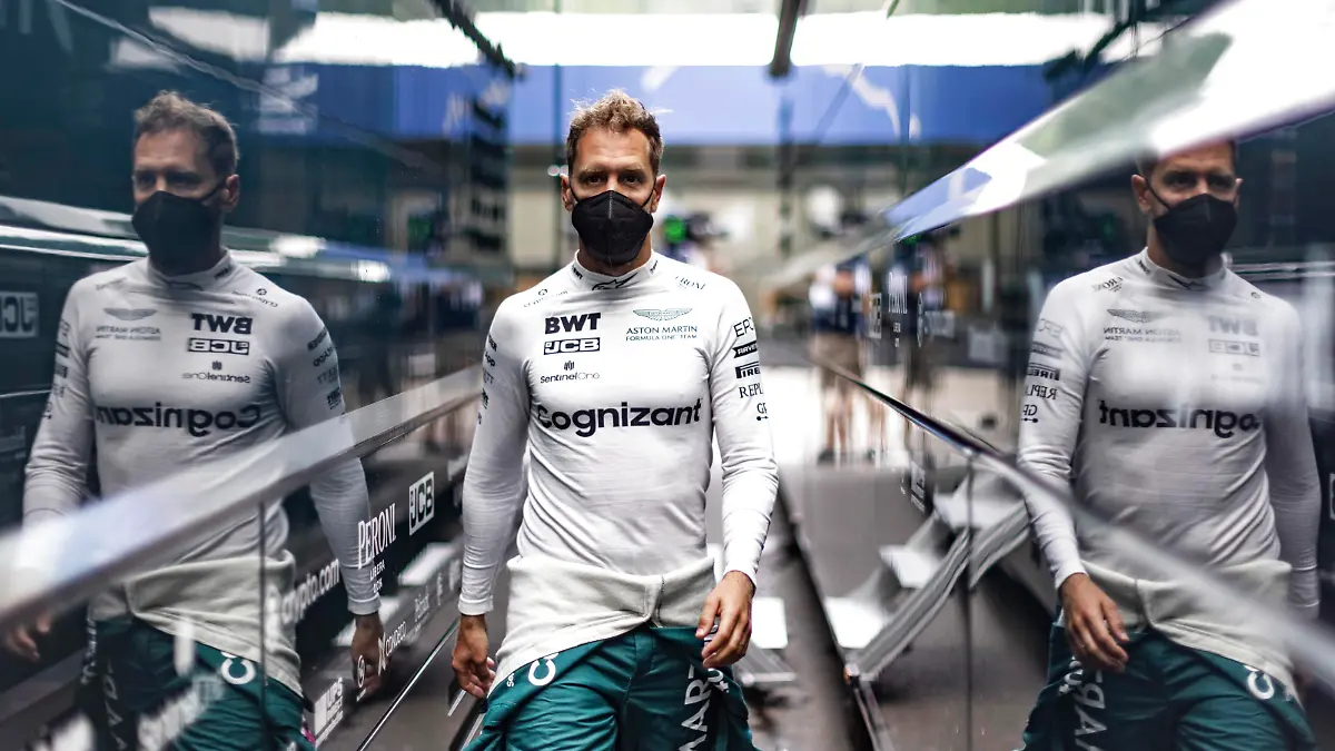 Formula 1 2021: Styrian GP RED BULL RING, AUSTRIA - JUNE 25: Sebastian Vettel, Aston Martin during the Styrian GP at Red Bull Ring on Friday June 25, 2021 in Spielberg, Austria. Photo by Glenn Dunbar / LAT Images Images PUBLICATIONxINxGERxSUIxAUTxHUNxONLY GP2108_115003_J5A0254