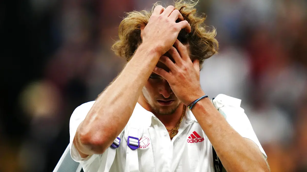 Mandatory Credit: Photo by Shutterstock 12196118hn Alexander Zverev after defeat in his fourth round match Wimbledon Tennis Championships, Day 7, The All England Lawn Tennis and Croquet Club, London, UK - 05 Jul 2021 Wimbledon Tennis Championships, Day 7, The All England Lawn Tennis and Croquet Club, London, UK - 05 Jul 2021 PUBLICATIONxINxGERxSUIxAUTXHUNxGRExMLTxCYPxROMxBULxUAExKSAxONLY Copyright: xShutterstockx 12196118hn