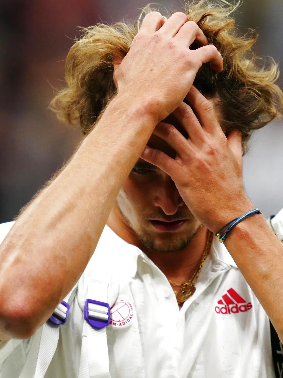  Mandatory Credit: Photo by Shutterstock 12196118hn Alexander Zverev after defeat in his fourth round match Wimbledon Tennis Championships, Day 7, The All England Lawn Tennis and Croquet Club, London, UK - 05 Jul 2021 Wimbledon Tennis Championships, Day 7, The All England Lawn Tennis and Croquet Club, London, UK - 05 Jul 2021 PUBLICATIONxINxGERxSUIxAUTXHUNxGRExMLTxCYPxROMxBULxUAExKSAxONLY Copyright: xShutterstockx 12196118hn