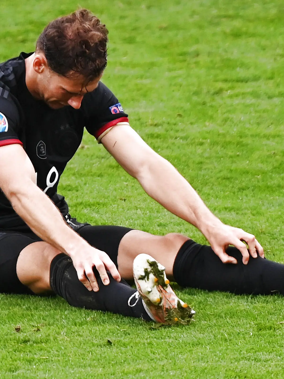  FUSSBALL Euro 2021 Achtelfinale Spiel 44 in London England - Deutschland 29.06.2021 Enttaeuschung Deutschland Leon Goretzka am Boden *** FOOTBALL Euro 2021 round of 16 match 44 in London England Germany 29 06 2021 disappointment Germany Leon Goretzka down
