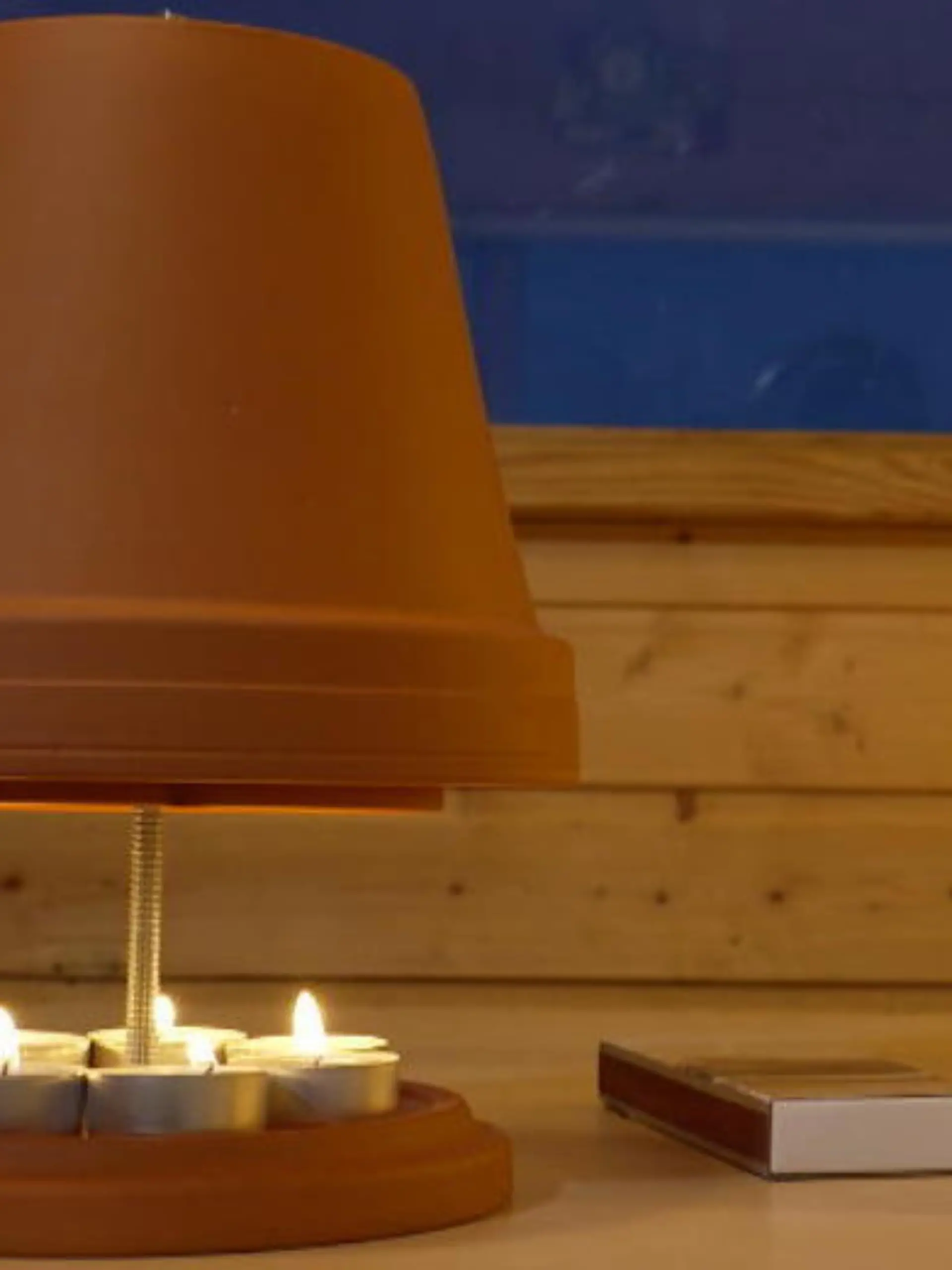 Heizen wird immer teurer. Wir haben deswegen eine Alternative getestet. Was kann der Teelichtofen?