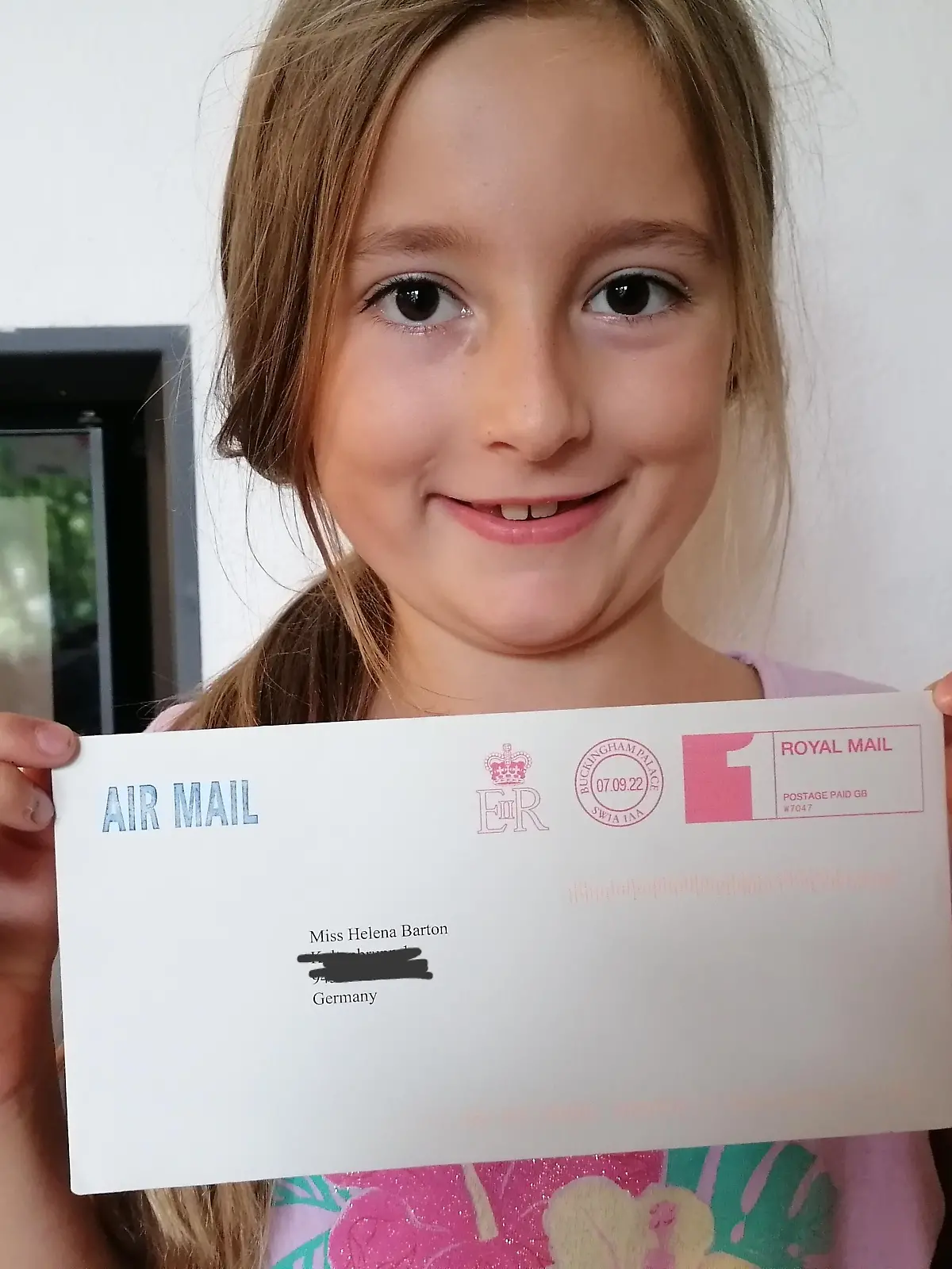Helena aus Deggendorf bekommt den wohl letzten Brief der Queen