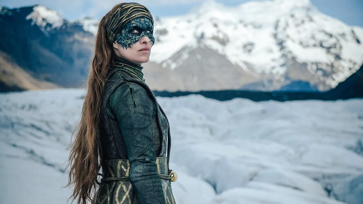 Rosalinde Mynster als Brunhild in der spektakulären Nibelungen-Verfilmung „Hagen“.