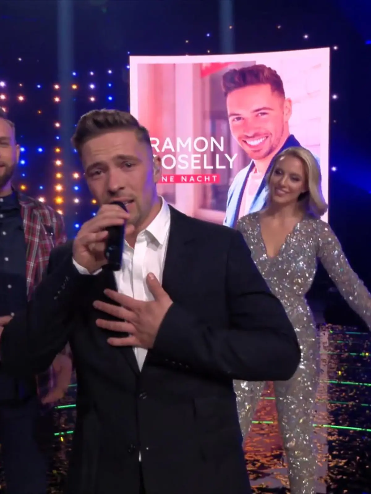 Bild zu: "Ramon Roselly mit seinem Siegersong "Eine Nacht""