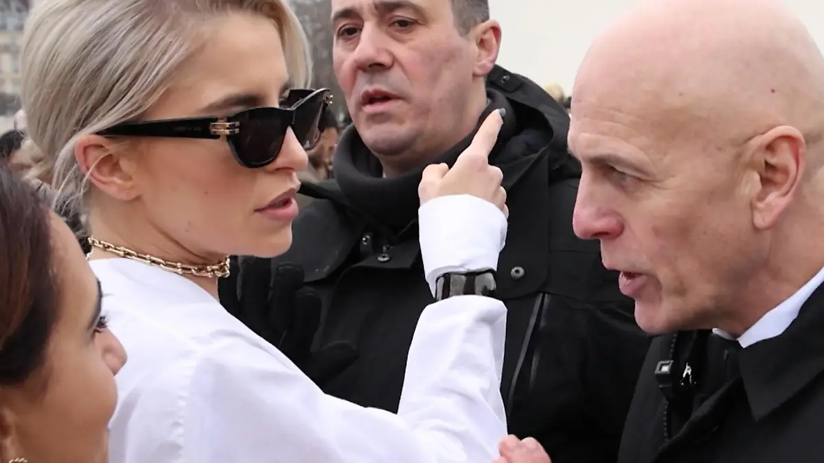 Star-Bloggerin bei Fashion Show in Paris fast abgewiesen Caro Daur, wer?!