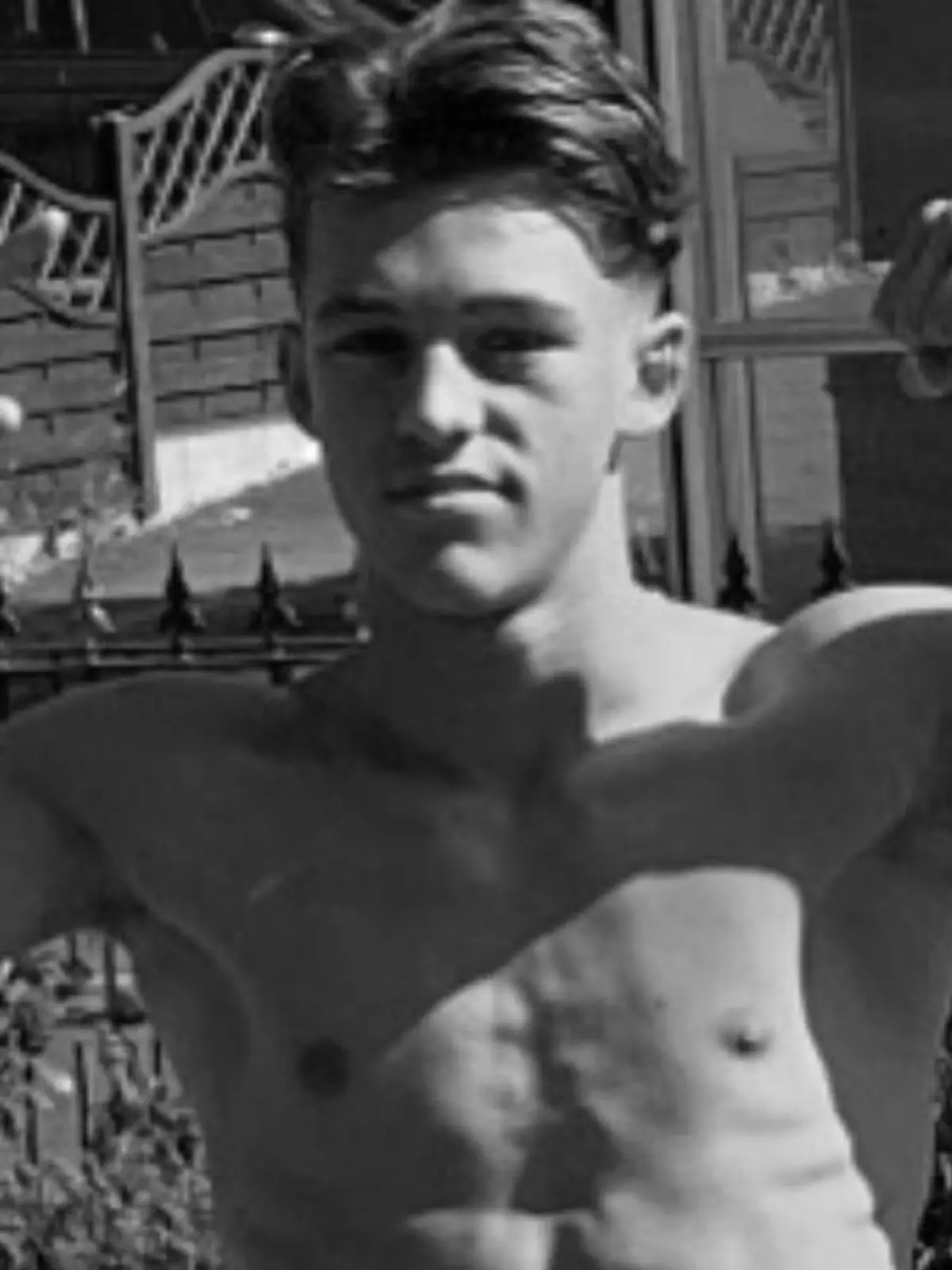 Frank Varey wurde nur 16 Jahre alt