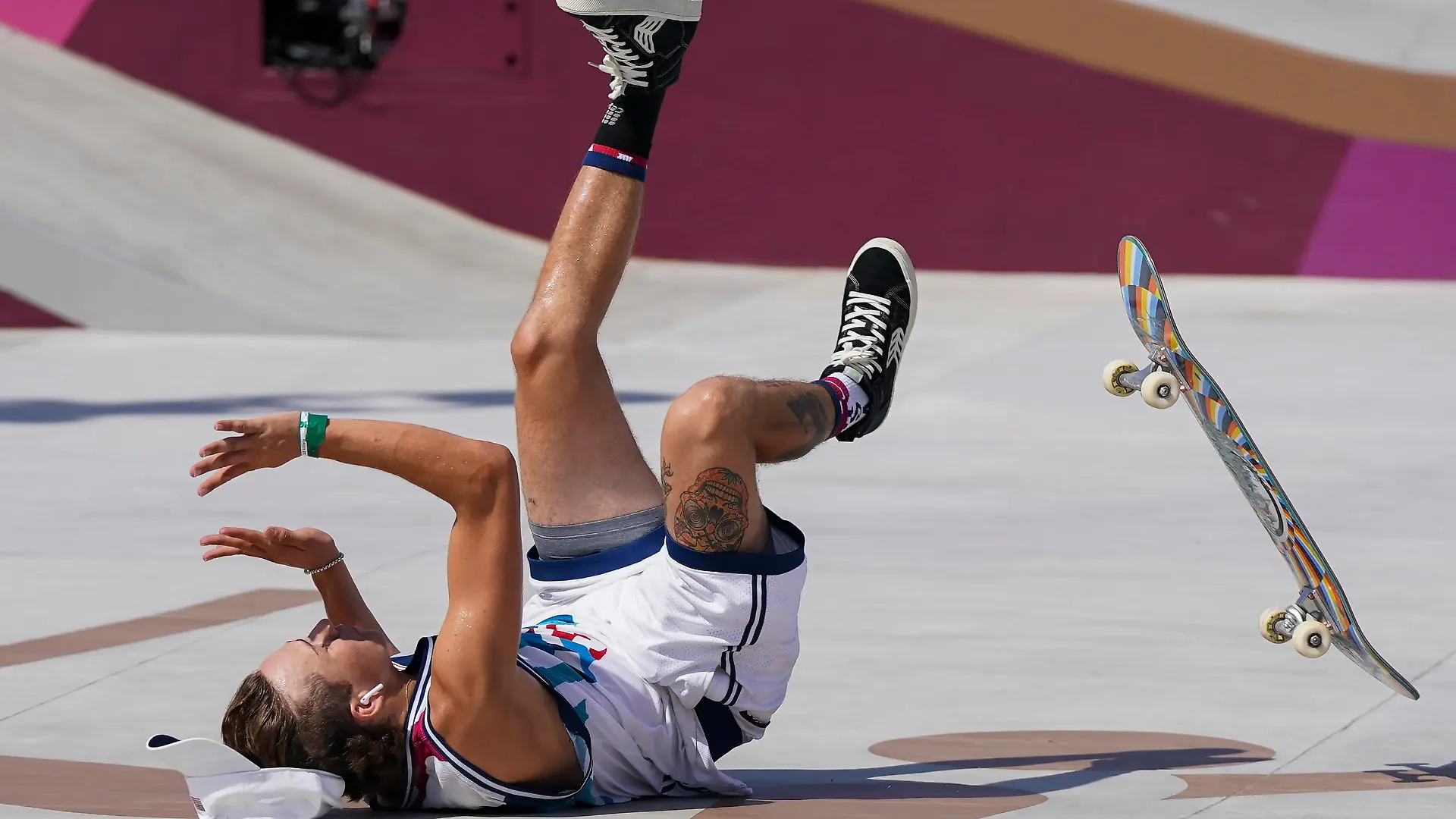 July 25, 2021, Tokyo, Japan: Jagger Eaton of the United States crashes as he competes in Men s Street Skateboarding during the Tokyo Olympics in Tokyo, Japan on Sunday, July 25, 2021. Jagger Eaton PUBLICATIONxINxGERxSUIxAUTxONLY - ZUMAc35_ 20210725_zaf_c35_016 Copyright: xNathanxDenettex