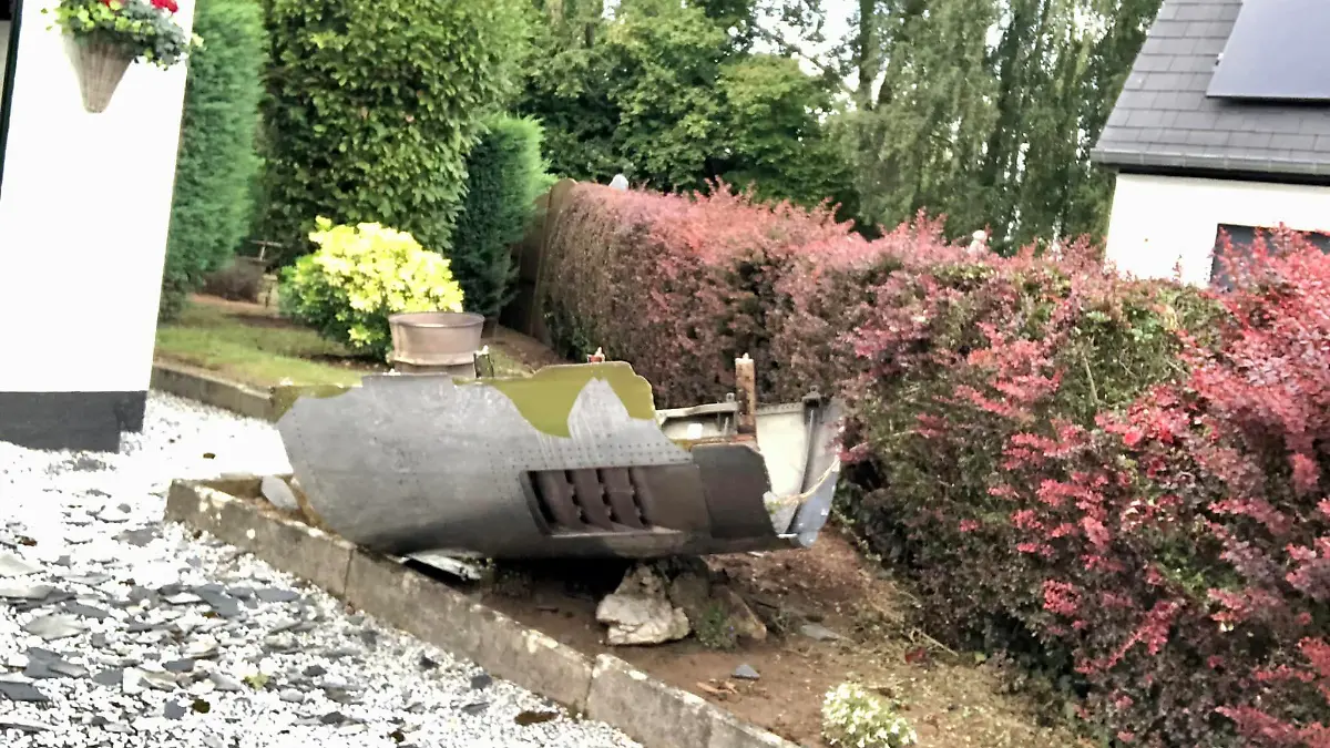 Flugzeugteil stürzt auf Wohnhaus Belgien