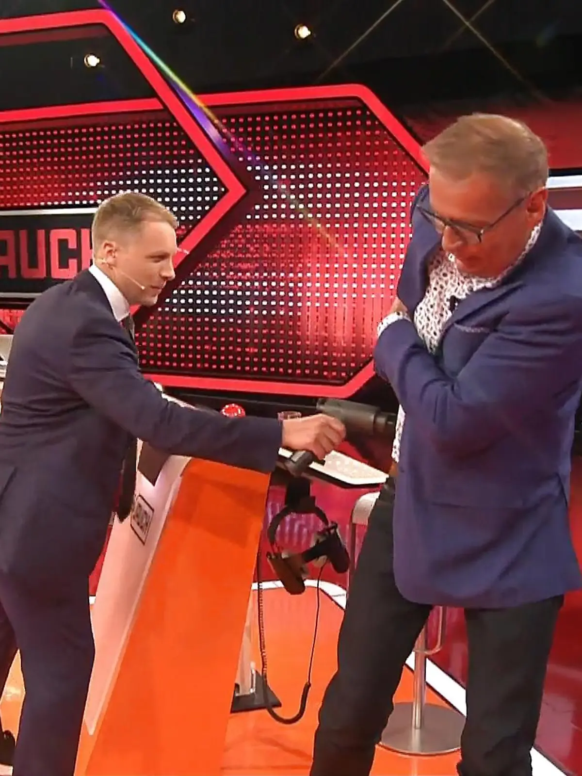 Bild zu: "Sie geben sich den Massage-Schuss!"