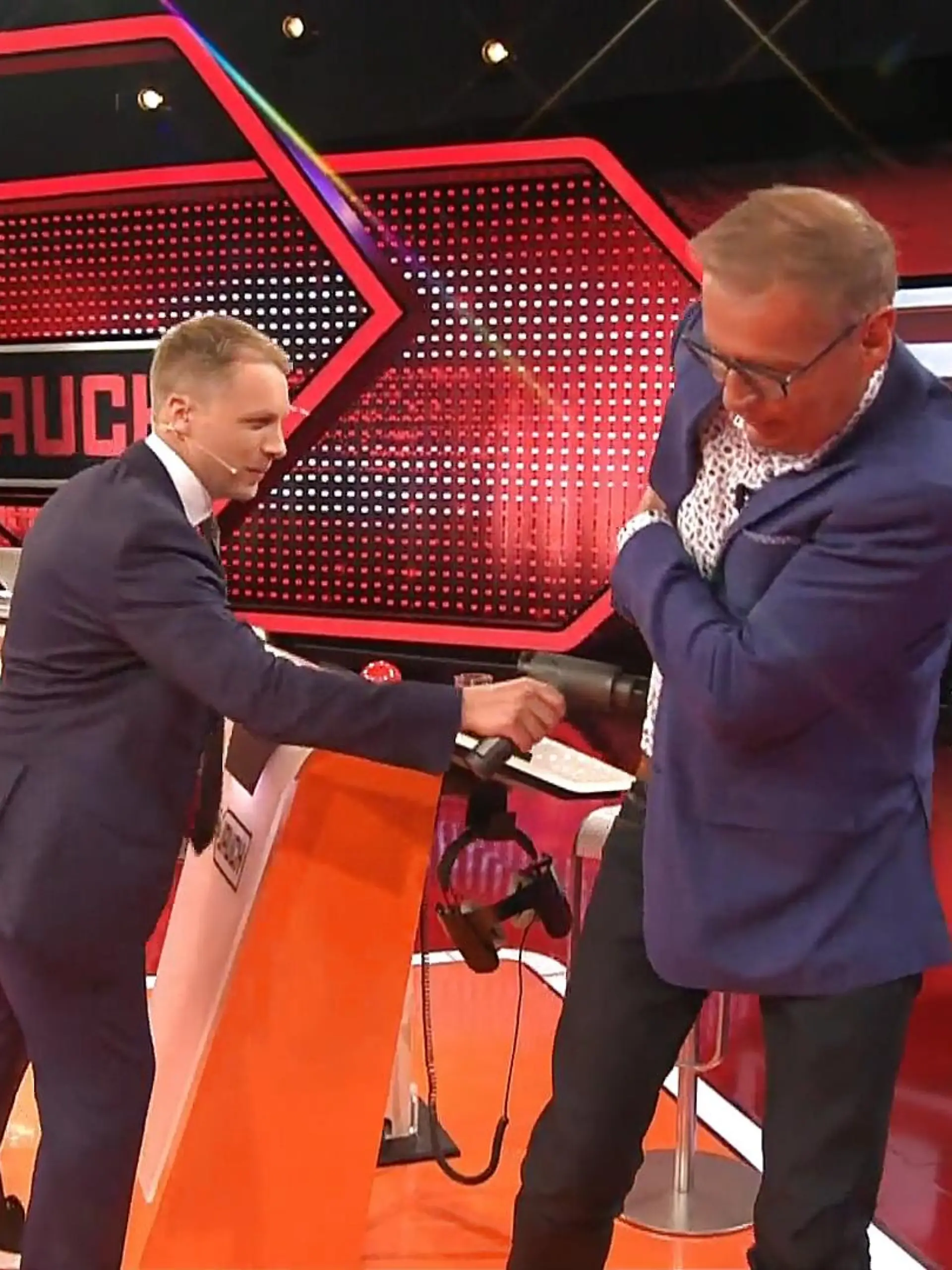 Bild zu: "Sie geben sich den Massage-Schuss!"