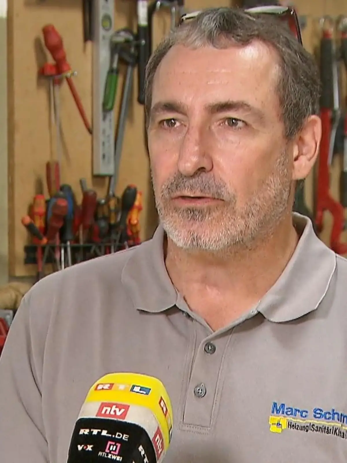 Bild zu: "Handwerker dringend gesucht!"