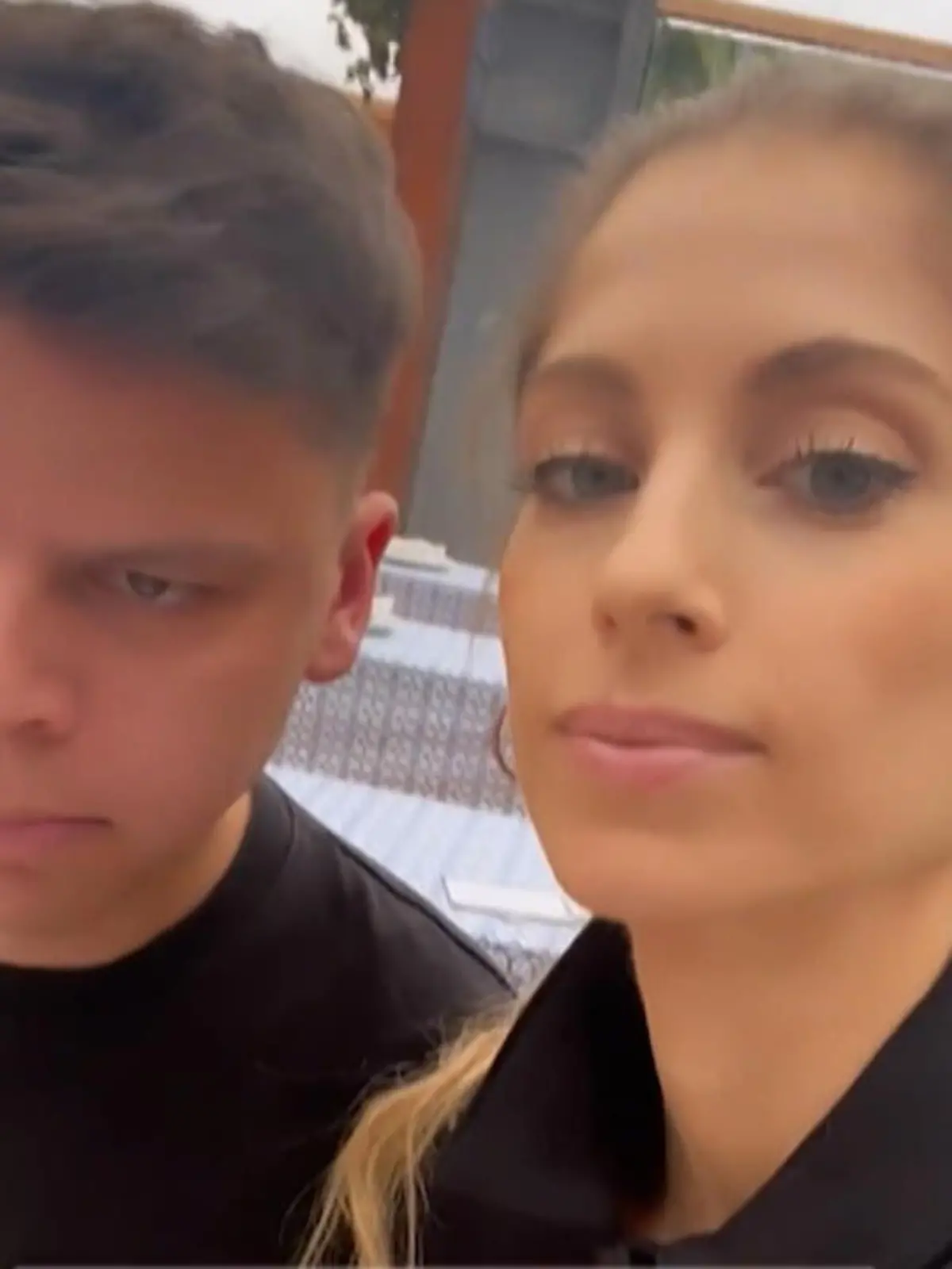 Eklat auf dem Oktoberfest: Cathy Hummels und ihr Influencer-Kollege Paul Luca Fischer reden nicht mehr miteinander – wegen einer Wurst.