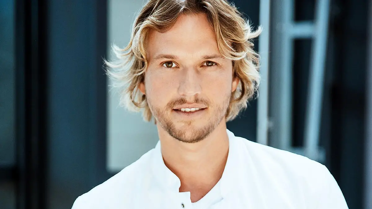Christopher Kohn spielt Dr. Finn Albrecht