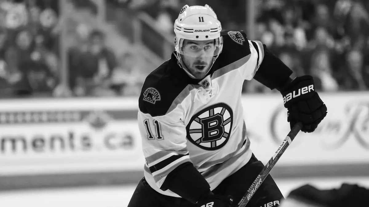 17 Oct 2016 Bruins Jimmy Hayes (11) during the Winnipeg Jets vs Boston Bruins game at the MTS Centre in Winnipeg MB. (Photo by Terry Lee/Icon Sportswire) NHL Eishockey Herren USA OCT 17 Bruins at Jets PUBLICATIONxINxGERxSUIxAUTxHUNxRUSxSWExNORxONLY Icon26727805
17 OCT 2016 Bruins Jimmy Hayes 11 during The Winnipeg Jets vs Boston Bruins Game AT The MTS Centre in Winnipeg MB Photo by Terry Lee Icon Sports Wire NHL Ice hockey men USA OCT 17 Bruins AT Jets PUBLICATIONxINxGERxSUIxAUTxHUNxRUSxSWExNORxONLY Icon26727805