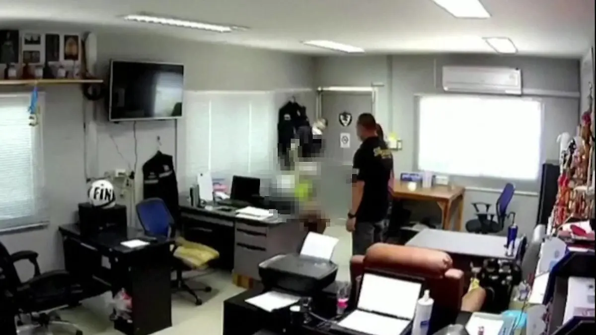 Video zeigt Polizeigewalt in Thailand. Auf Twitter wird der Mann "George Floyd aus Thailand" genannt.