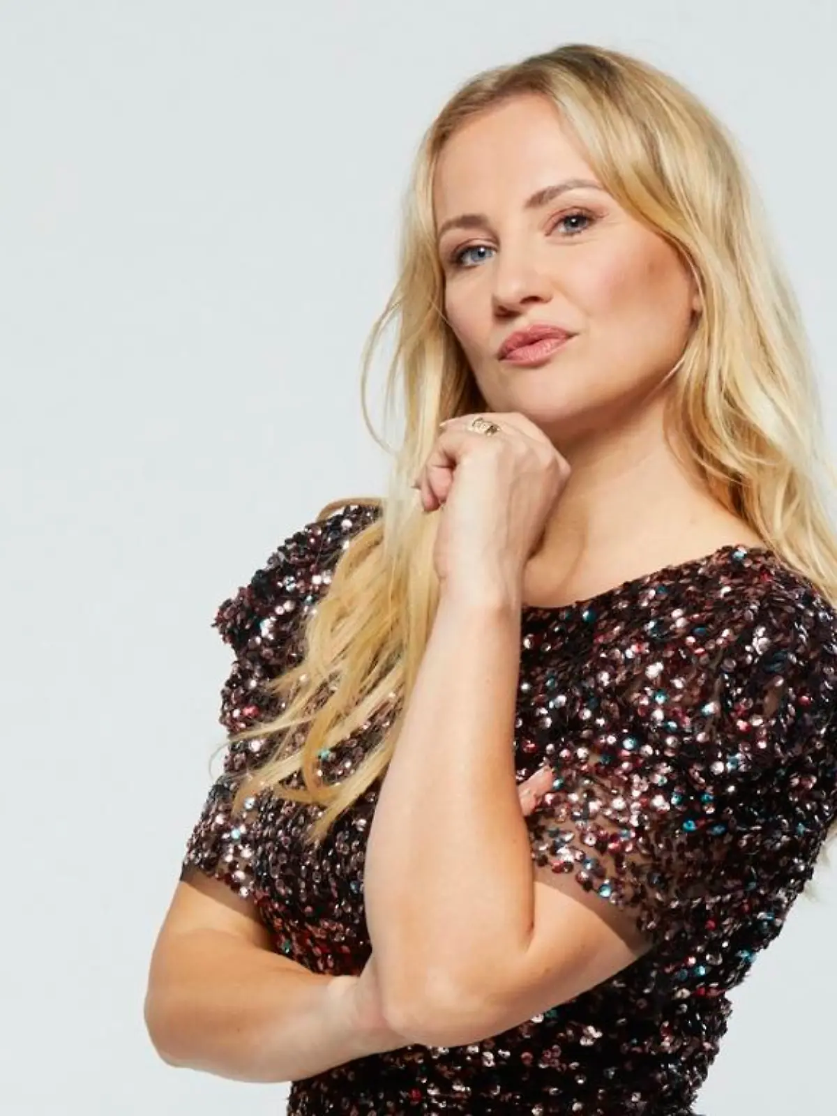 Ania Niedieck spielt "Isabelle Reichenbach"

Die Verwendung des sendungsbezogenen Materials ist nur mit dem Hinweis und Verlinkung auf TVNOW gestattet.