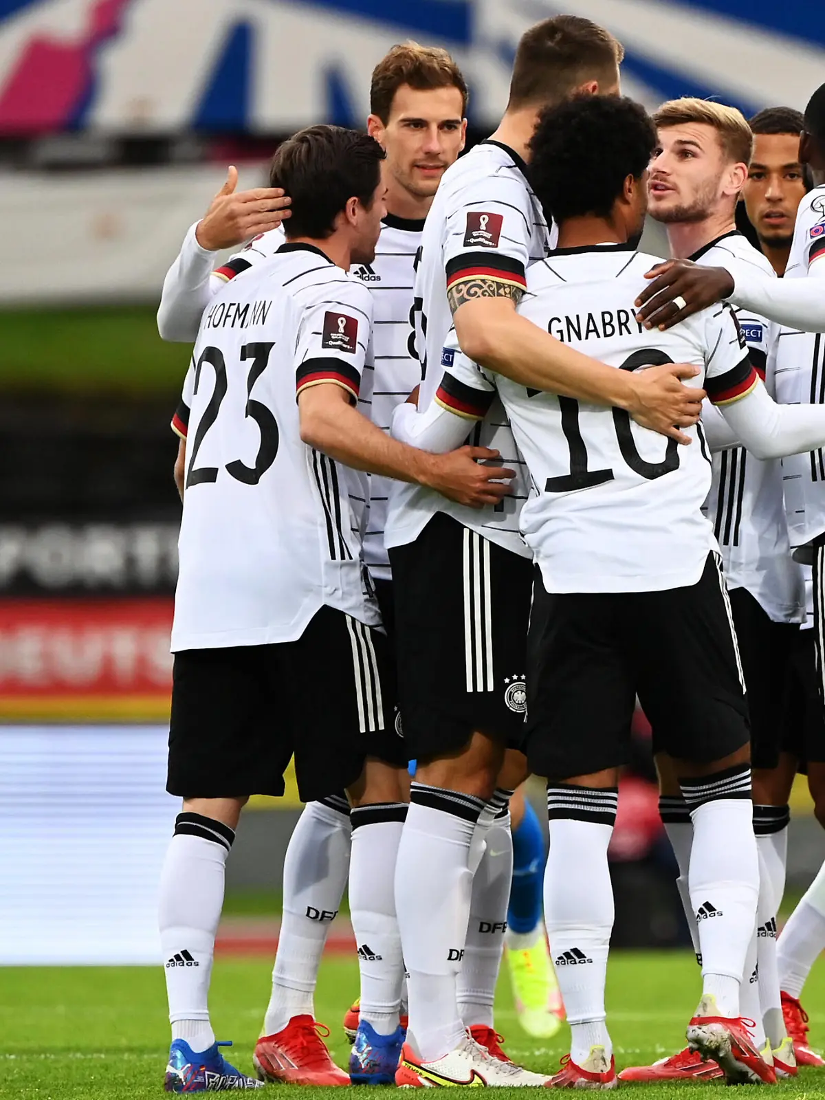  Fussball, Herren, Saison 2020/21, WM-Qualifikation Gruppe J, 6. Spieltag in Reykjavik, Island - Deutschland, v. l. Joshua Kimmich Deutschland, Jonas Hofmann Deutschland, Leon Goretzka Deutschland, Niklas Süle Deutschland, Serge Gnabry Deutschland, Timo Werner Deutschland, Thilo Kehrer Deutschland, Antonio Rüdiger Deutschland, Ilkay Gündogan Deutschland, Jubel nach Tor zum 0:1, 08.09. 2021, *** Football, men, 2020 21 season, World Cup qualifying group J, matchday 6 in Reykjavik, Iceland Germany, v l Joshua Kimmich Germany , Jonas Hofmann Germany , Leon Goretzka Germany , Niklas Süle Germany , Serge Gnabry Germany , Timo Werner Germany , Thilo Kehrer Germany , Antonio Rüdiger Germany , Ilkay Gündogan Germany , cheering after goal to 0 1, 08 09 2021, Copyright: xMatthiasxKochx