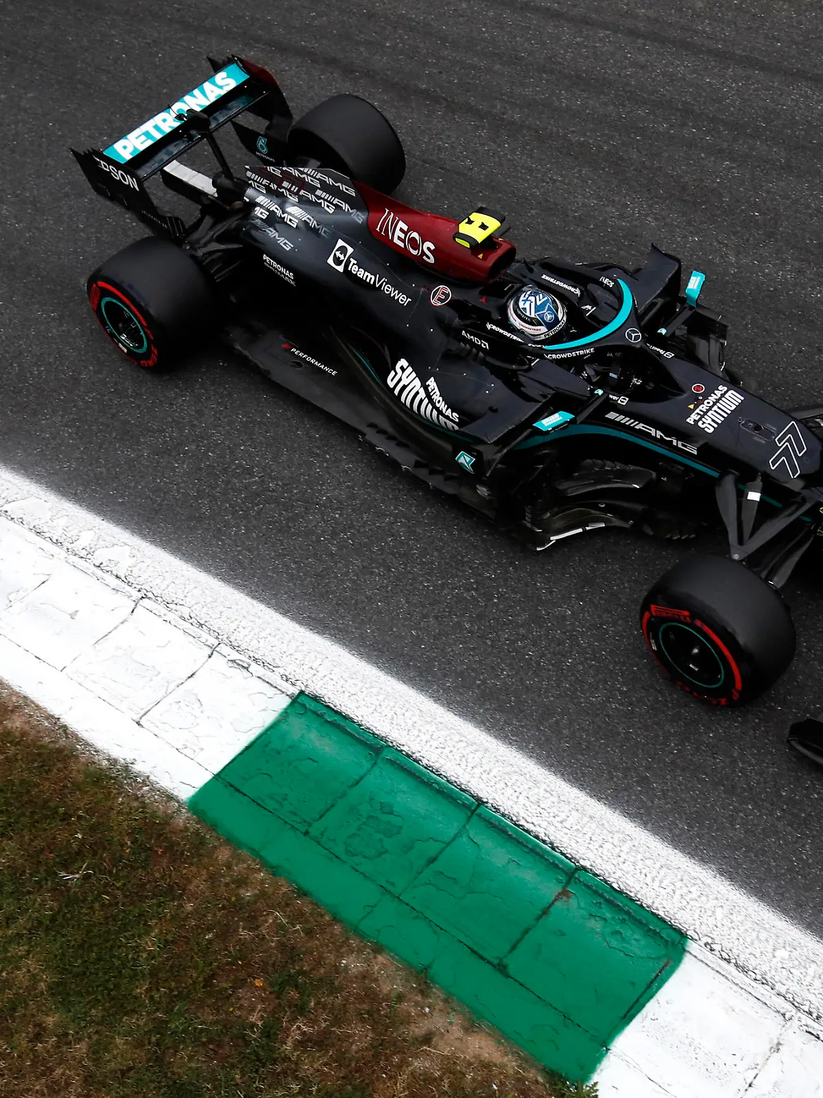 Formula 1 2021: Italian GP AUTODROMO NAZIONALE MONZA, ITALY - SEPTEMBER 10: Valtteri Bottas, Mercedes W12 during the Italian GP at Autodromo Nazionale Monza on Friday September 10, 2021 in Monza, Italy. Photo by Zak Mauger / LAT Images Images PUBLICATIONxINxGERxSUIxAUTxHUNxONLY GP2114_160501_56I3918 