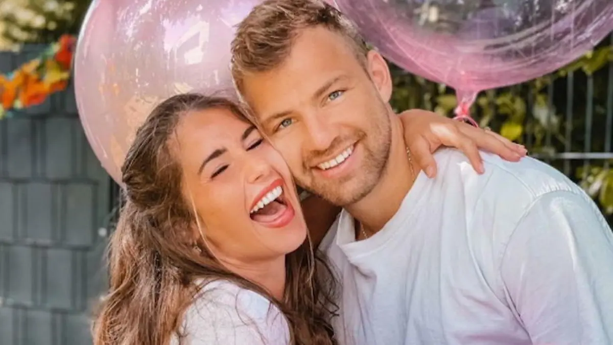 Julian mit seiner Frau Sarah Engels.