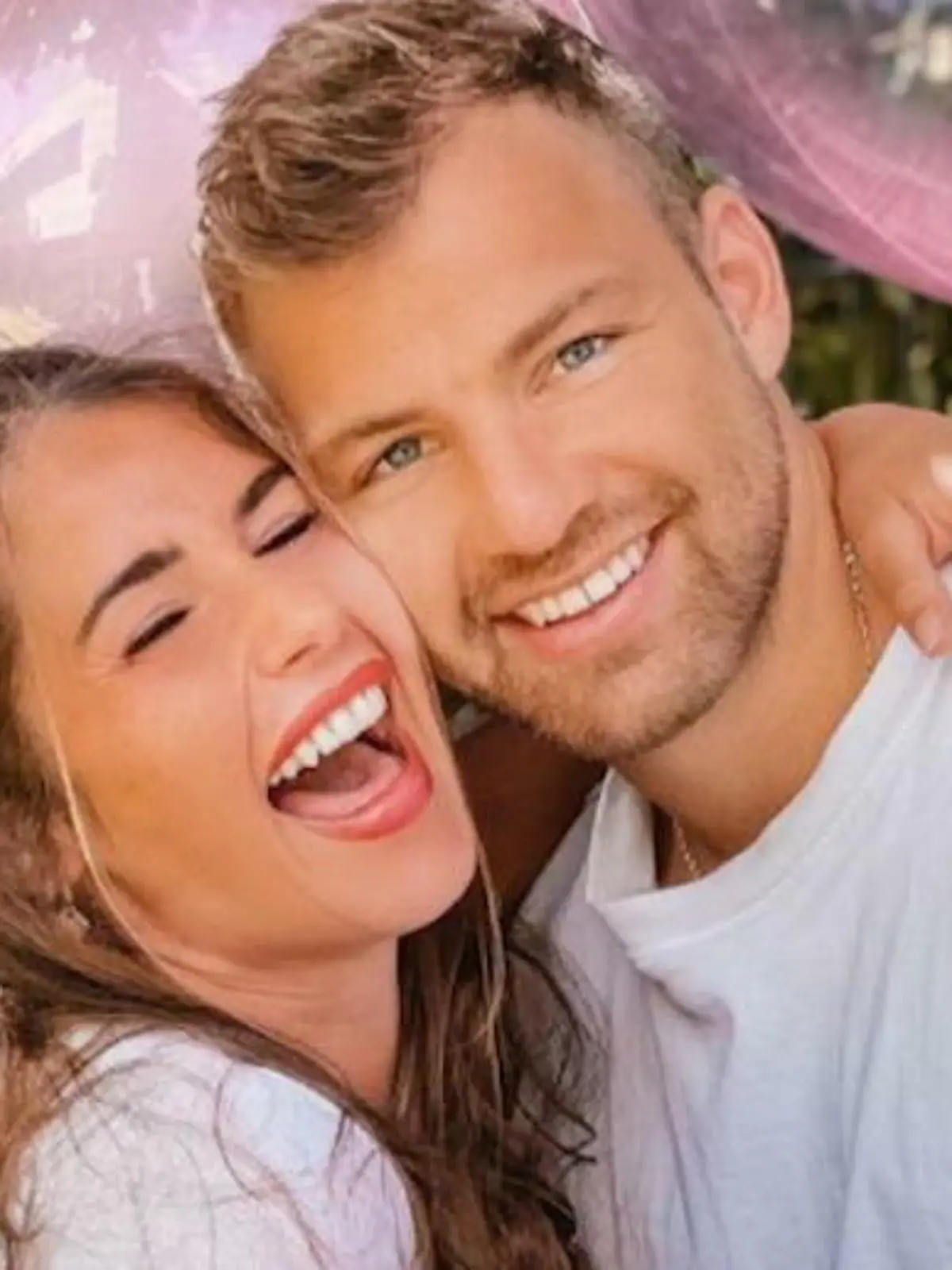 Julian mit seiner Frau Sarah Engels.