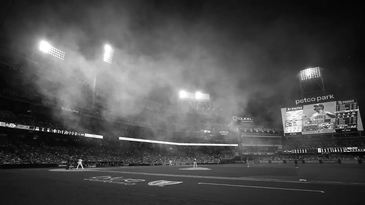 July 27, 2021, San Diego, CA, United States: SAN DIEGO, CA - JULY 27: Smoke from pyrotechnics fills the air as San Diego Padres Eric Hosmer bats in the 5th inning against the Oakland Athletics at Petco Park on Tuesday July 27, 2021. San Diego United States - ZUMAs44_ 0127326739st Copyright: xK.C.xAlfredx