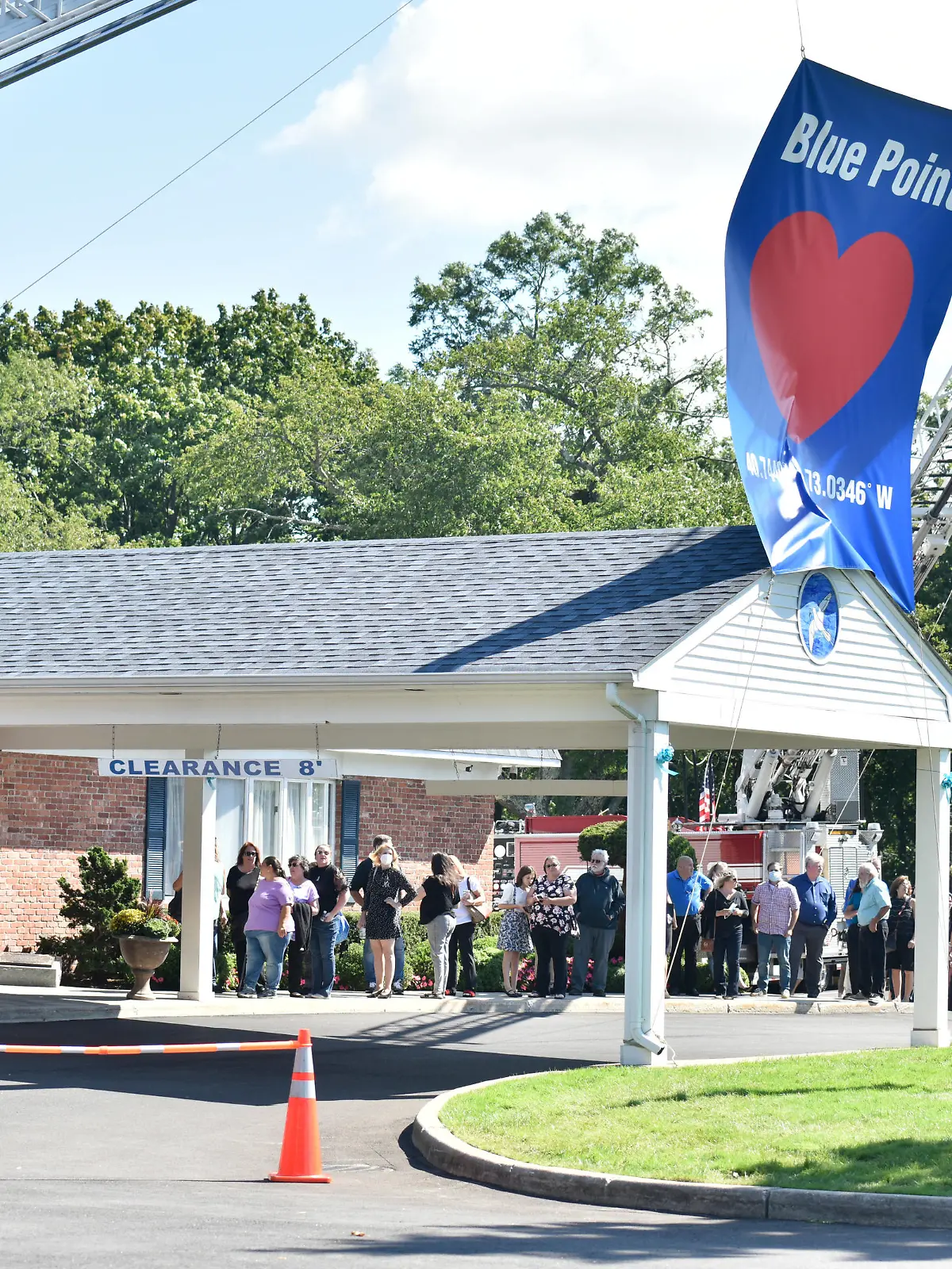  September 26, 2021, New York, New York, USA: People attend the funeral of Gabby Petito, being held at Moloney s Funeral Home in Holbrook, Long Island New York USA - ZUMAl171 20210926_znp_l171_003 Copyright: xEdnaxLeshowitzx