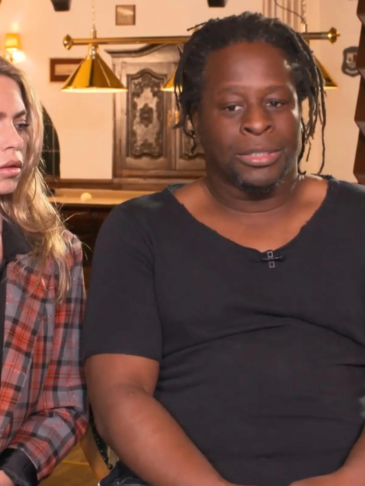Bild zu: "Mola Adebisi hadert mit seinem Erfolg"