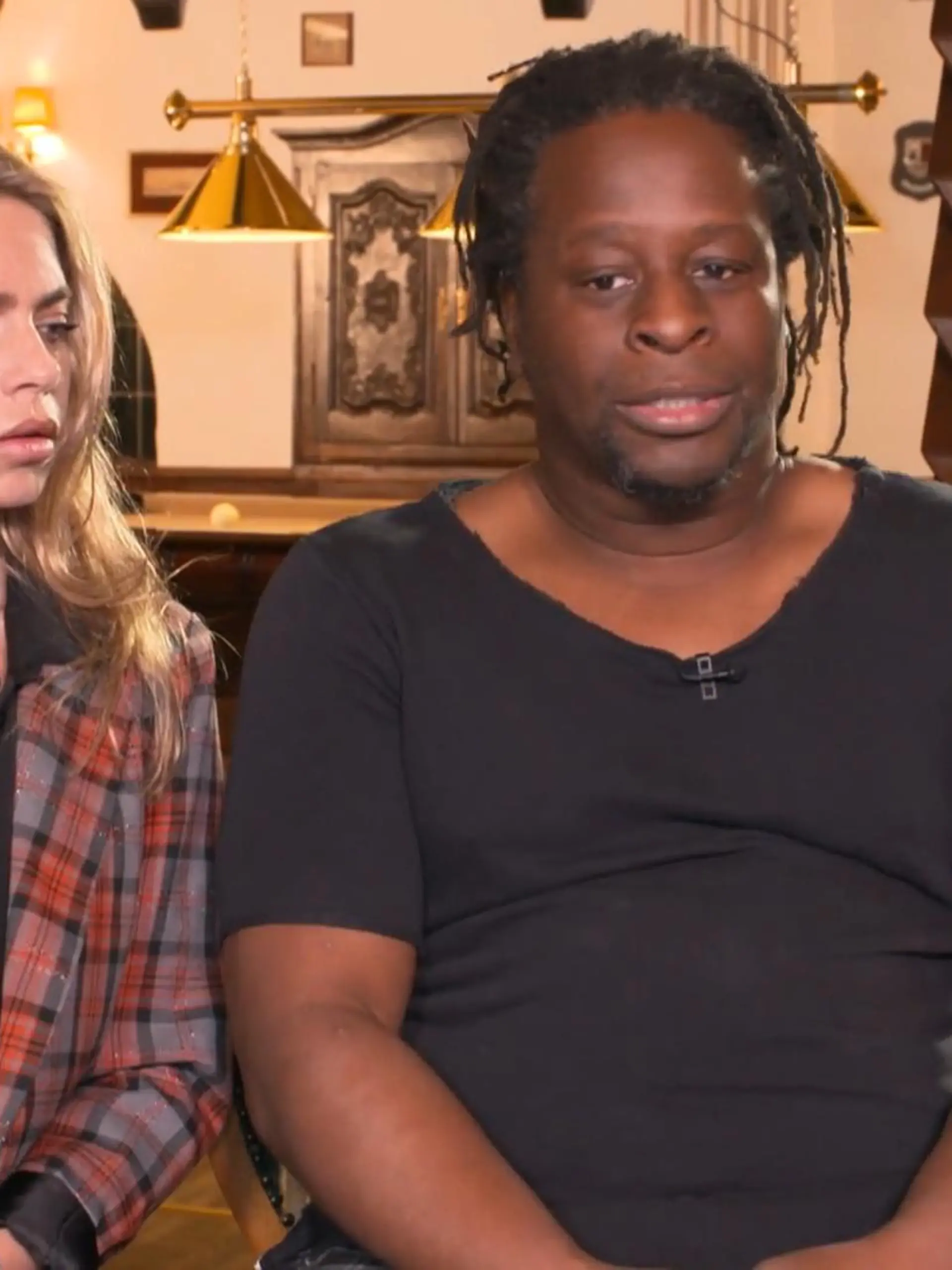 Bild zu: "Mola Adebisi hadert mit seinem Erfolg"