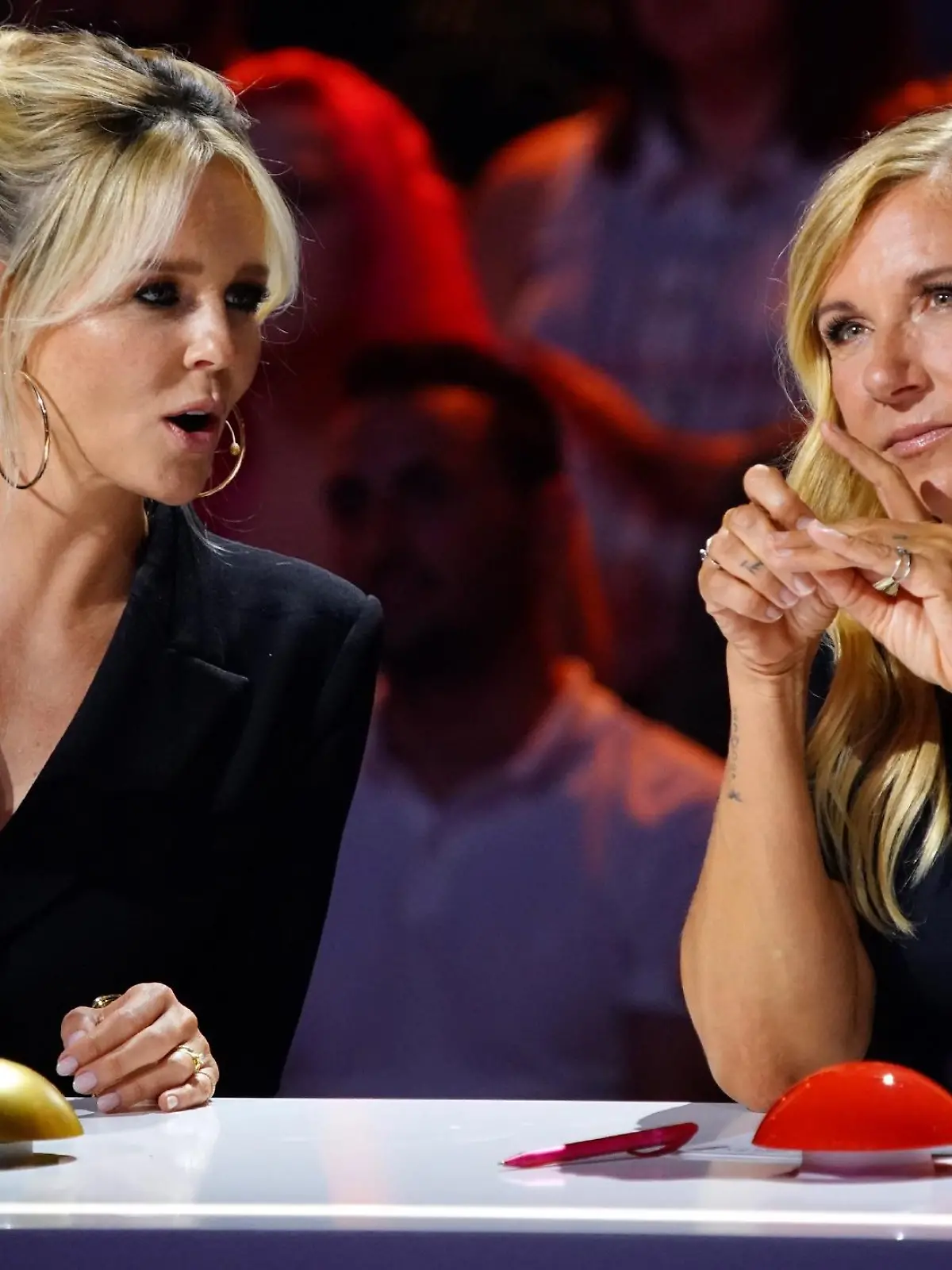 Jurymitglieder Chantal Janzen (l.) und Andrea Kiewel.

Die Verwendung des sendungsbezogenen Materials ist nur mit dem Hinweis und Verlinkung auf TVNOW gestattet.