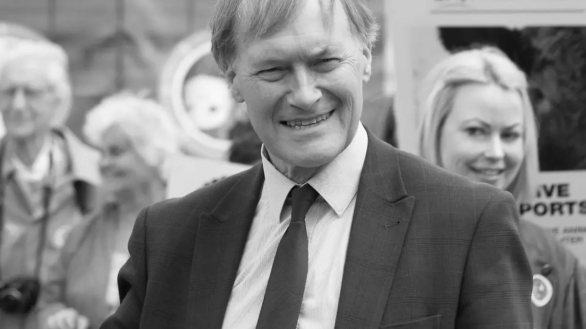 MATRIXPICTURES.CO.UK PLEASE CREDIT ALL USES WORLD RIGHTS British Politician David Amess and hundreds of animal rights protestors including MP's gather in Parliament Square for Stop Live Transport: International Awareness Day, London. JUNE 14th 2018 REF: SLI 182232